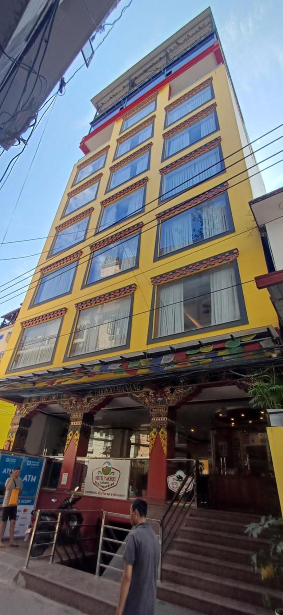 Yakroo Manang * Kathmandu