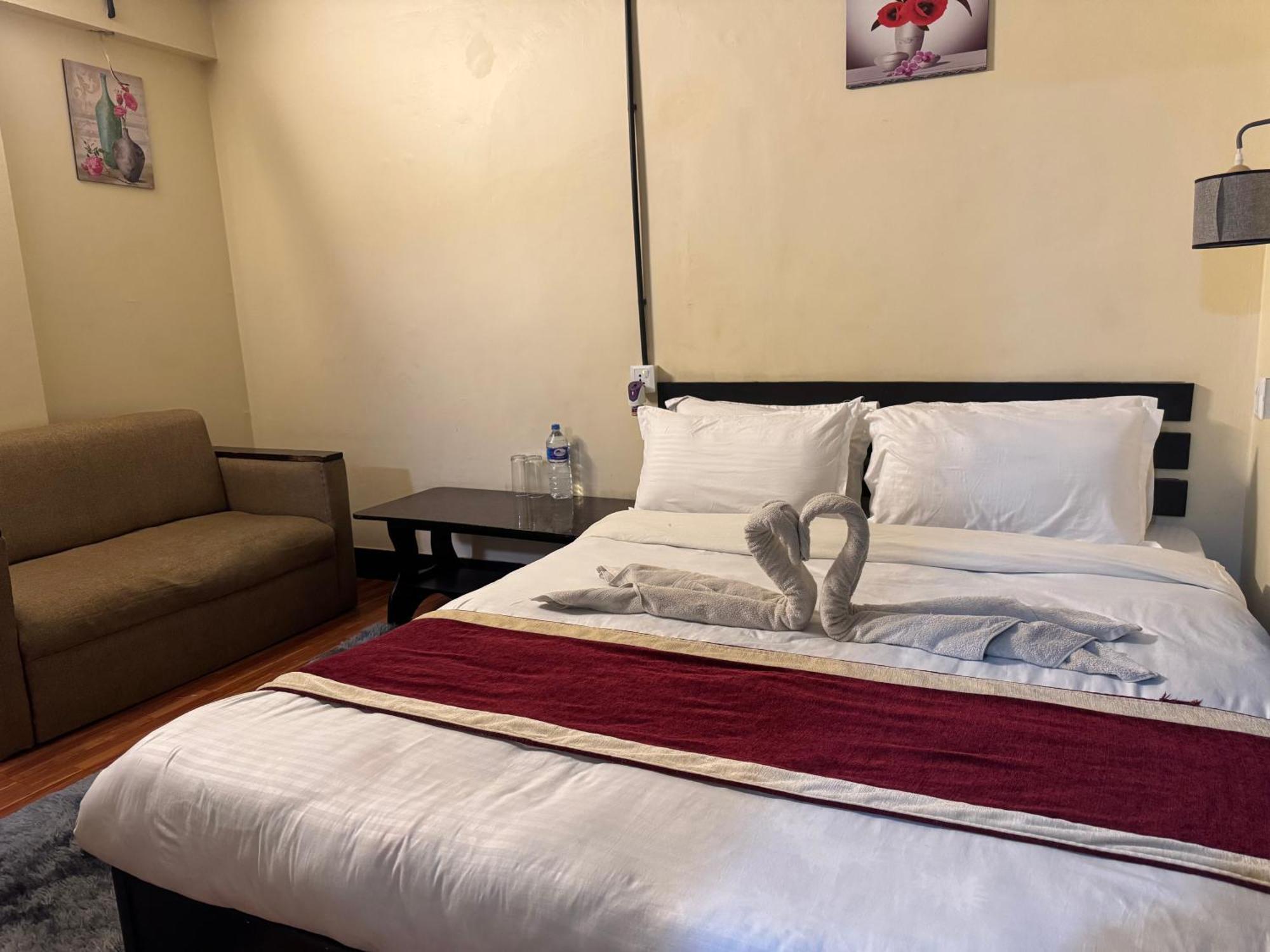 Hotel Yog 2*
