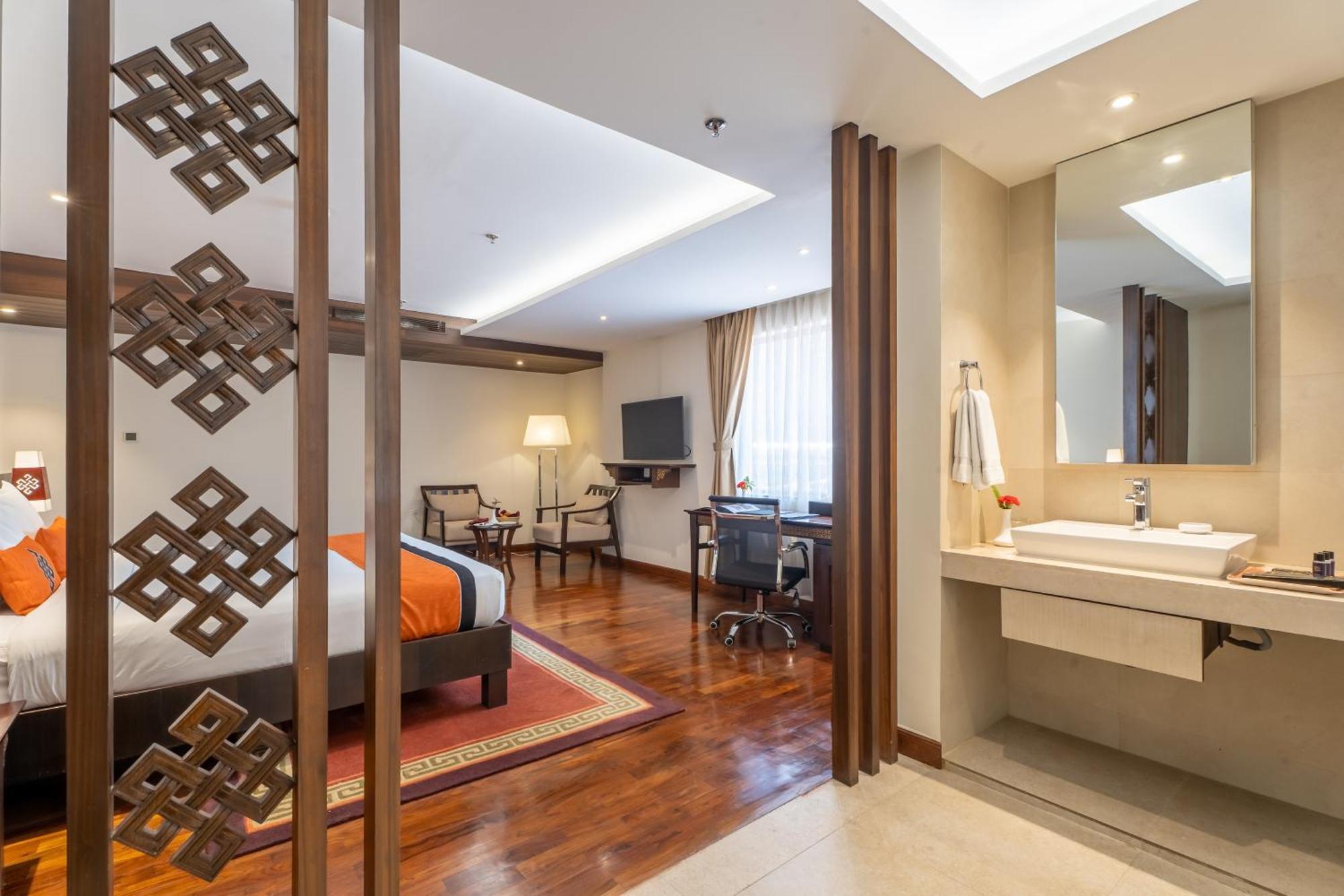 Hotel Ramada By Wyndham Dhumbarahi 5*