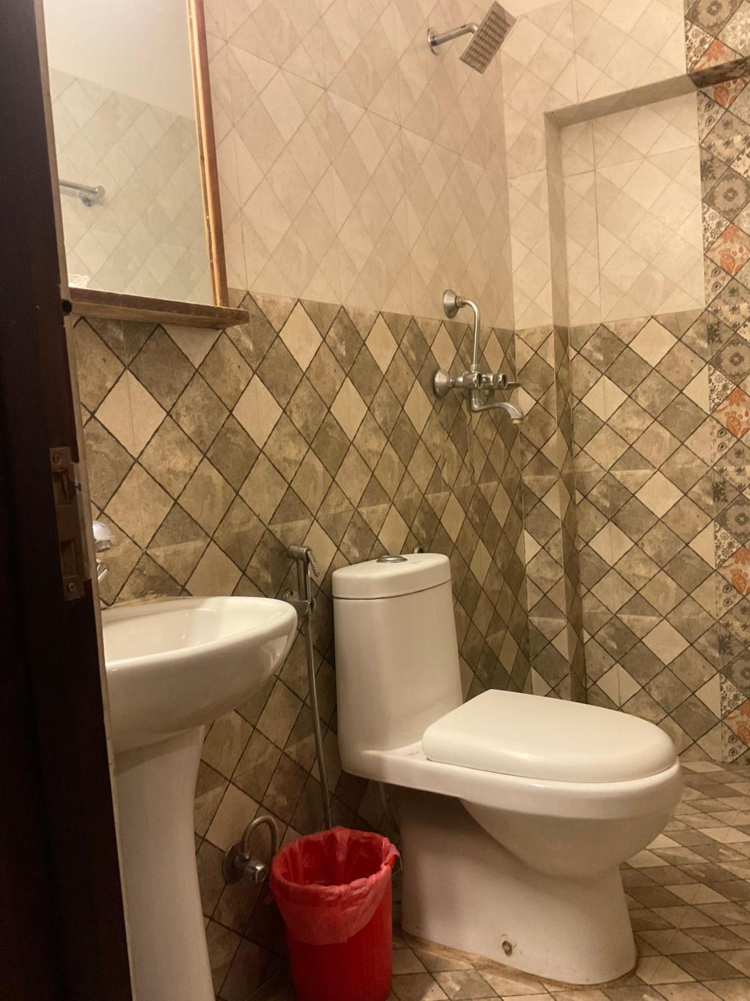 Hotel Hong Si Hotel- A Away From 2*