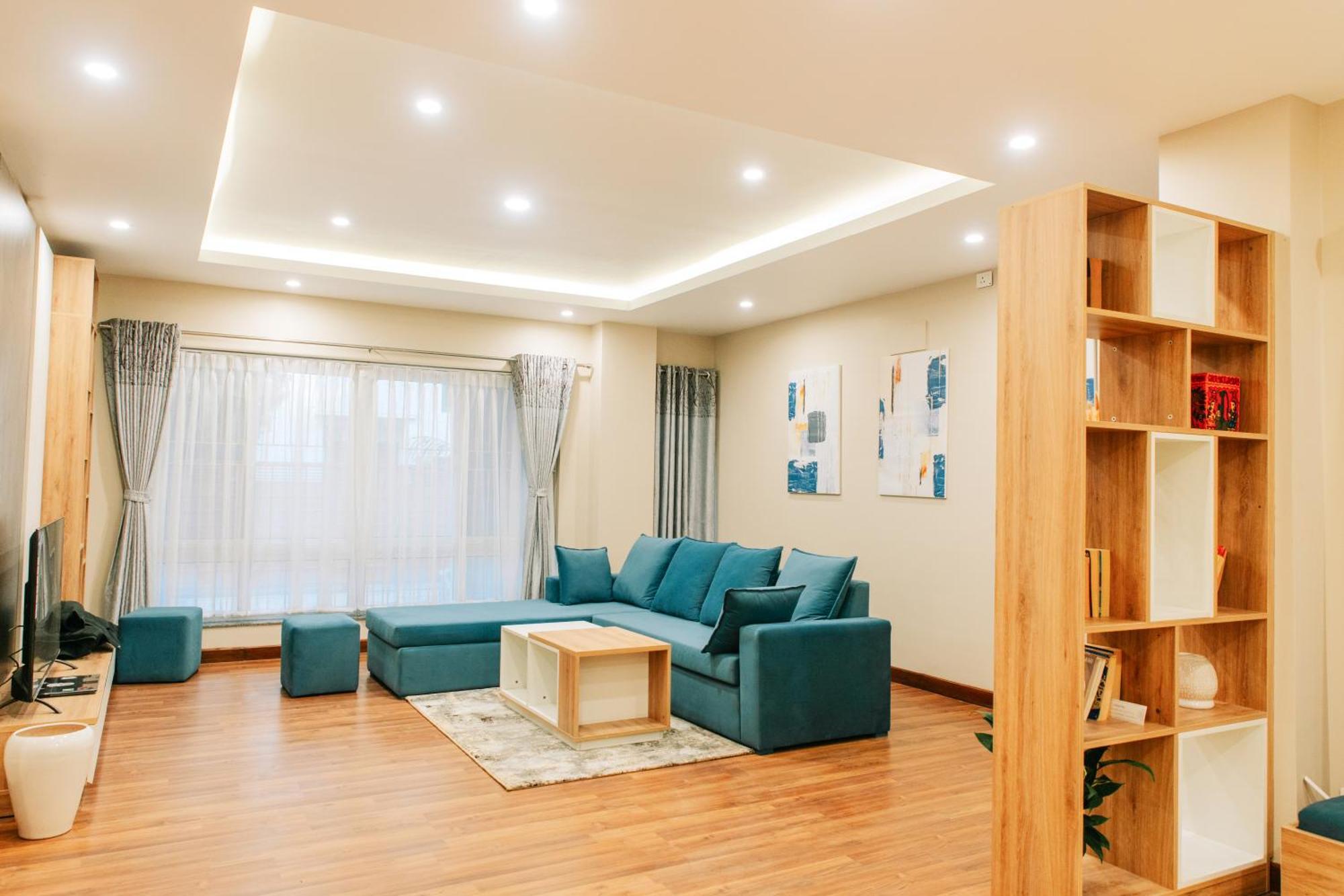 2bhk Serviced At Heart Of *