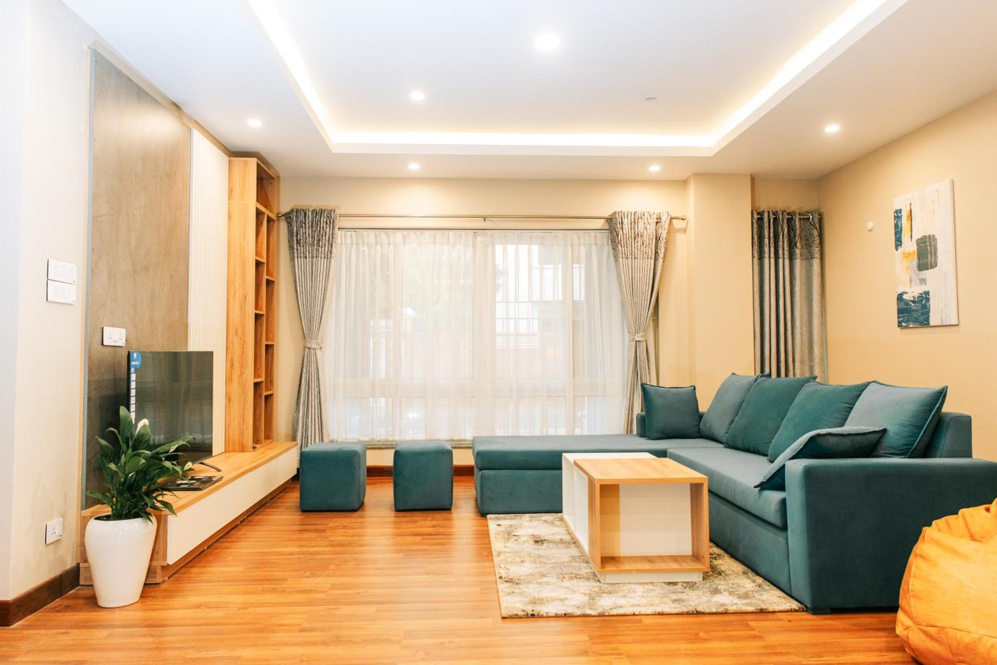 Apartment 2bhk Serviced At Heart Of