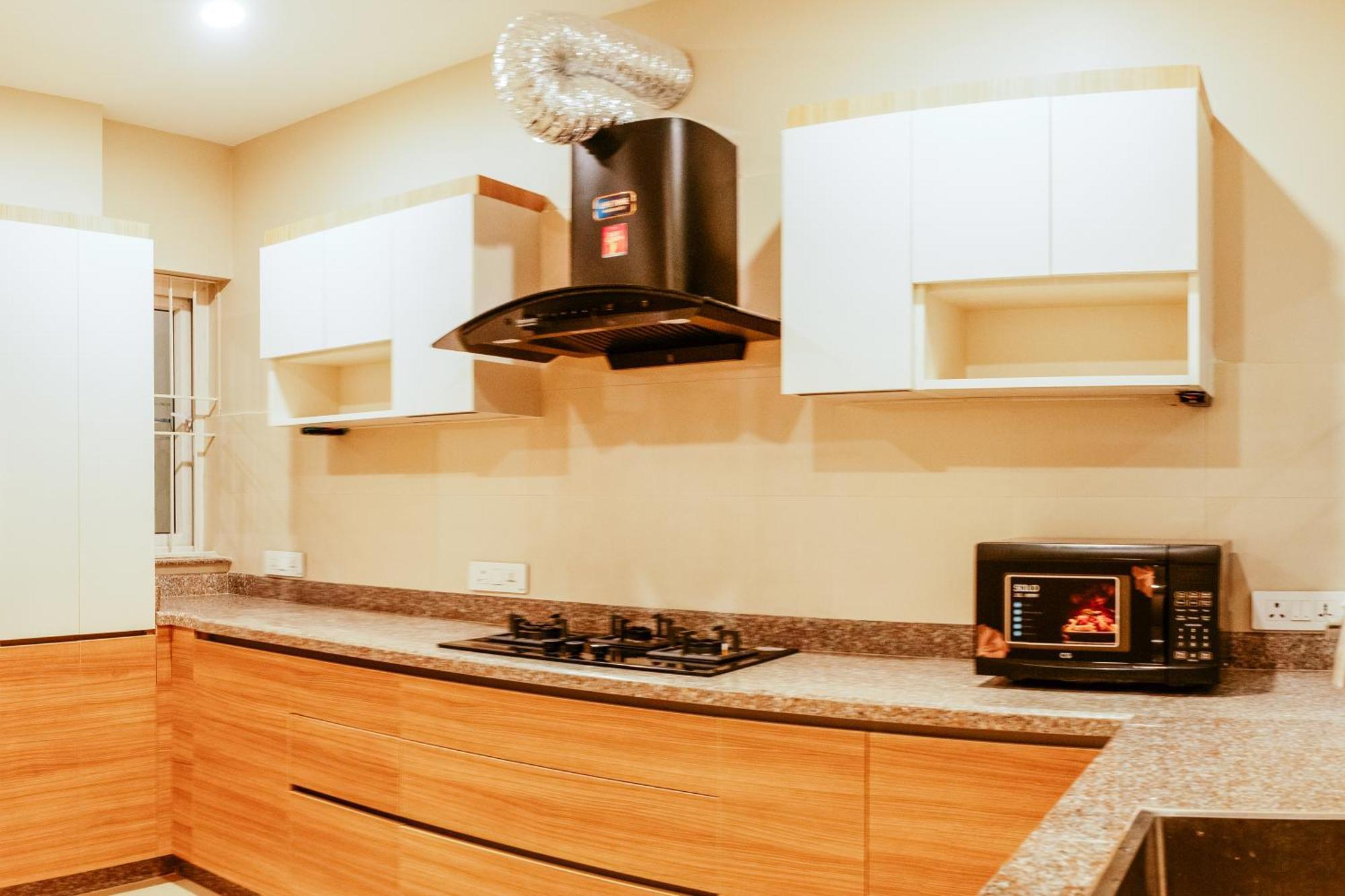 2bhk Serviced At Heart Of Apartment *