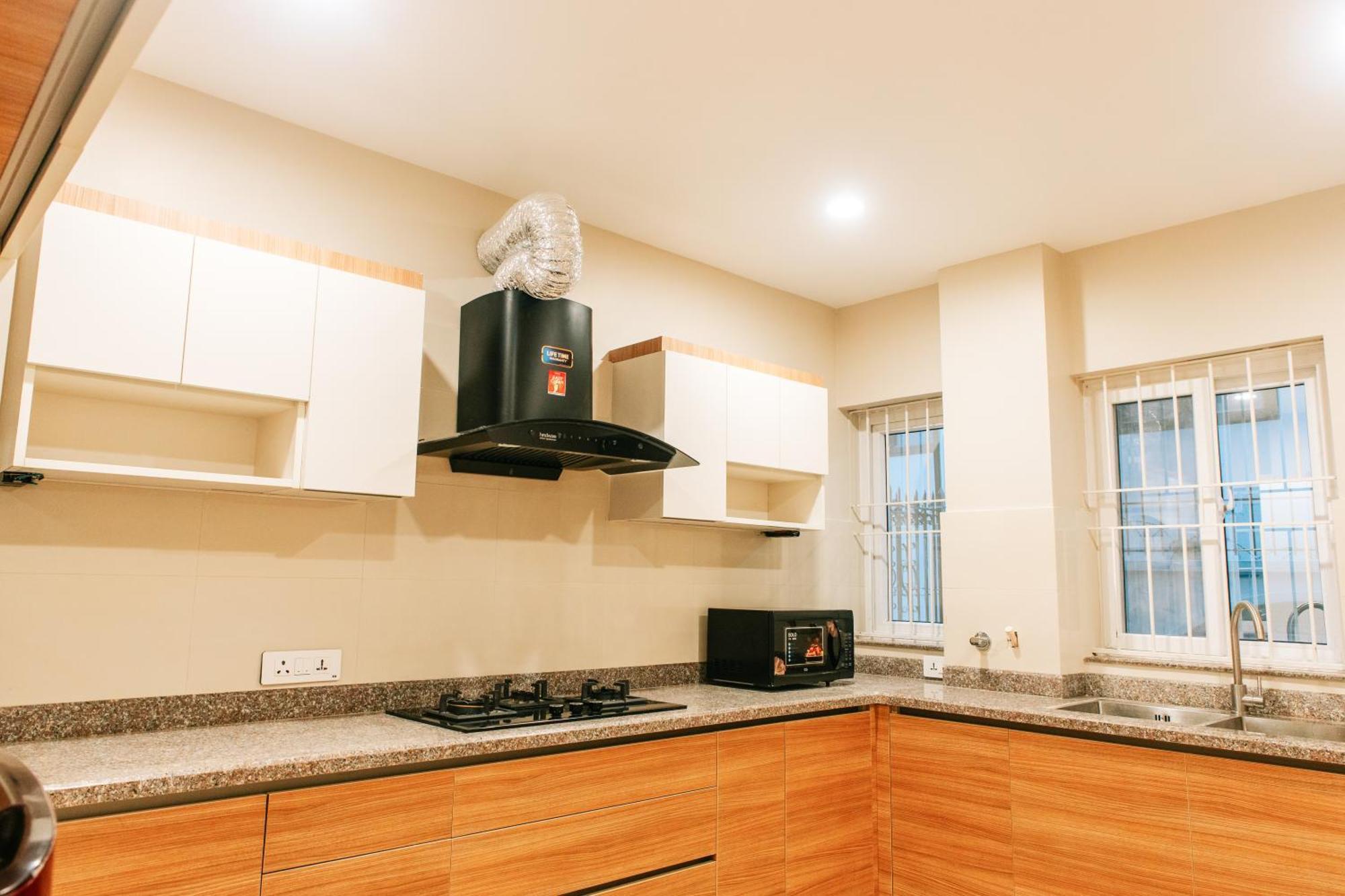 2bhk Serviced At Heart Of Apartment