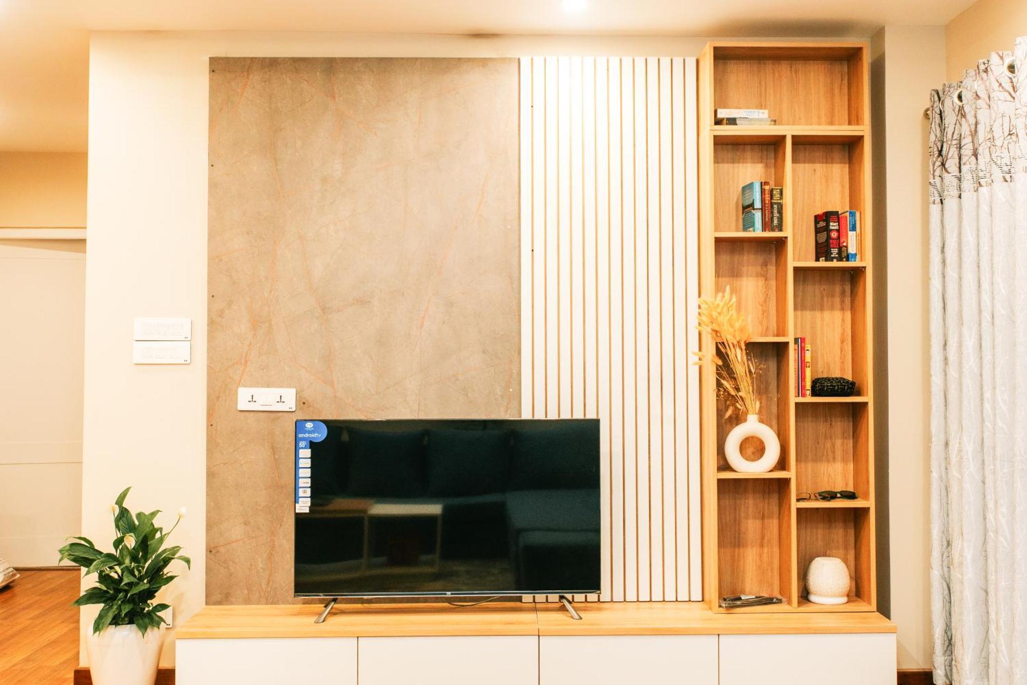 2bhk Serviced At Heart Of *