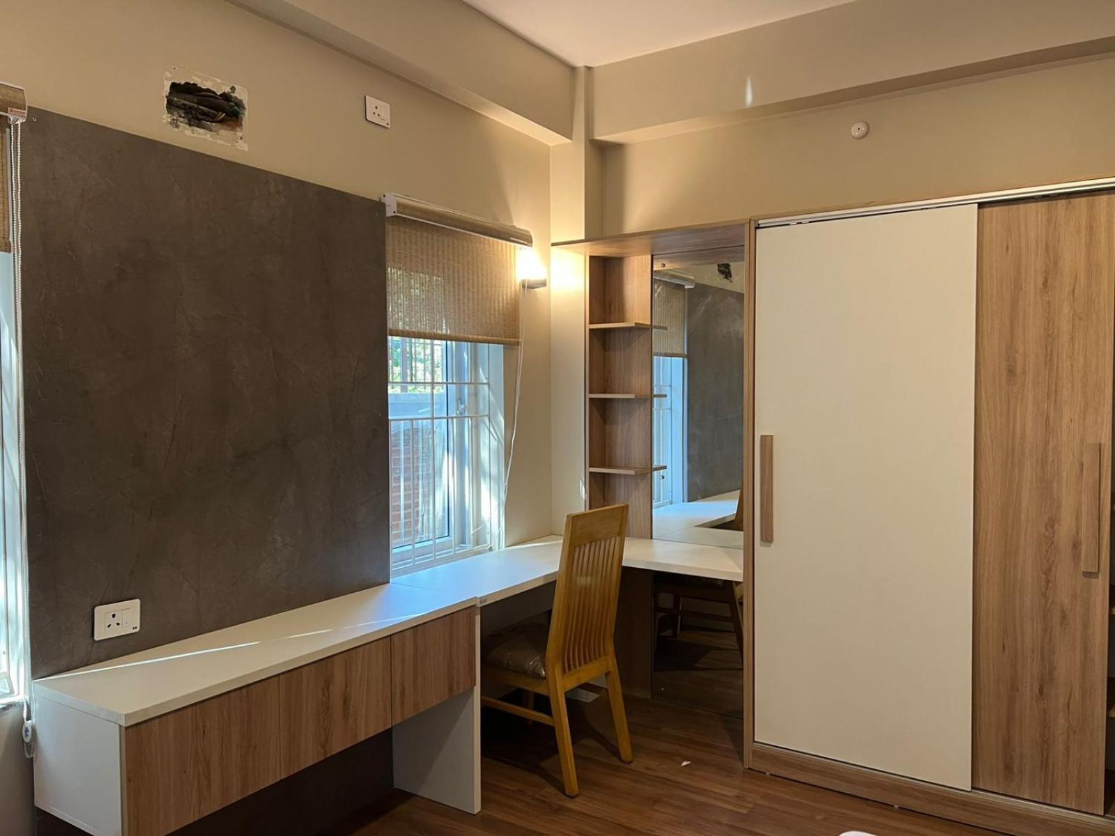 2bhk Serviced At Heart Of Apartment