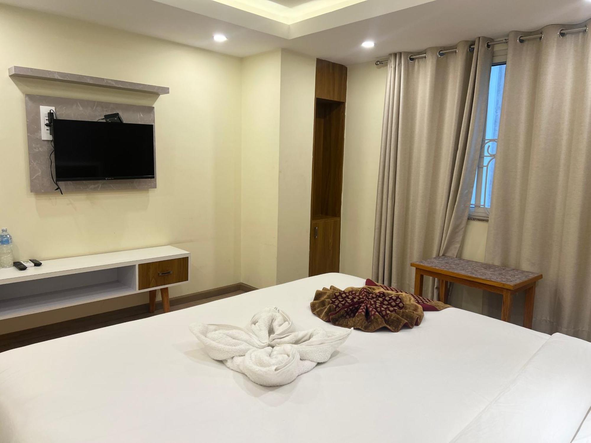 Nirakar Hotel
