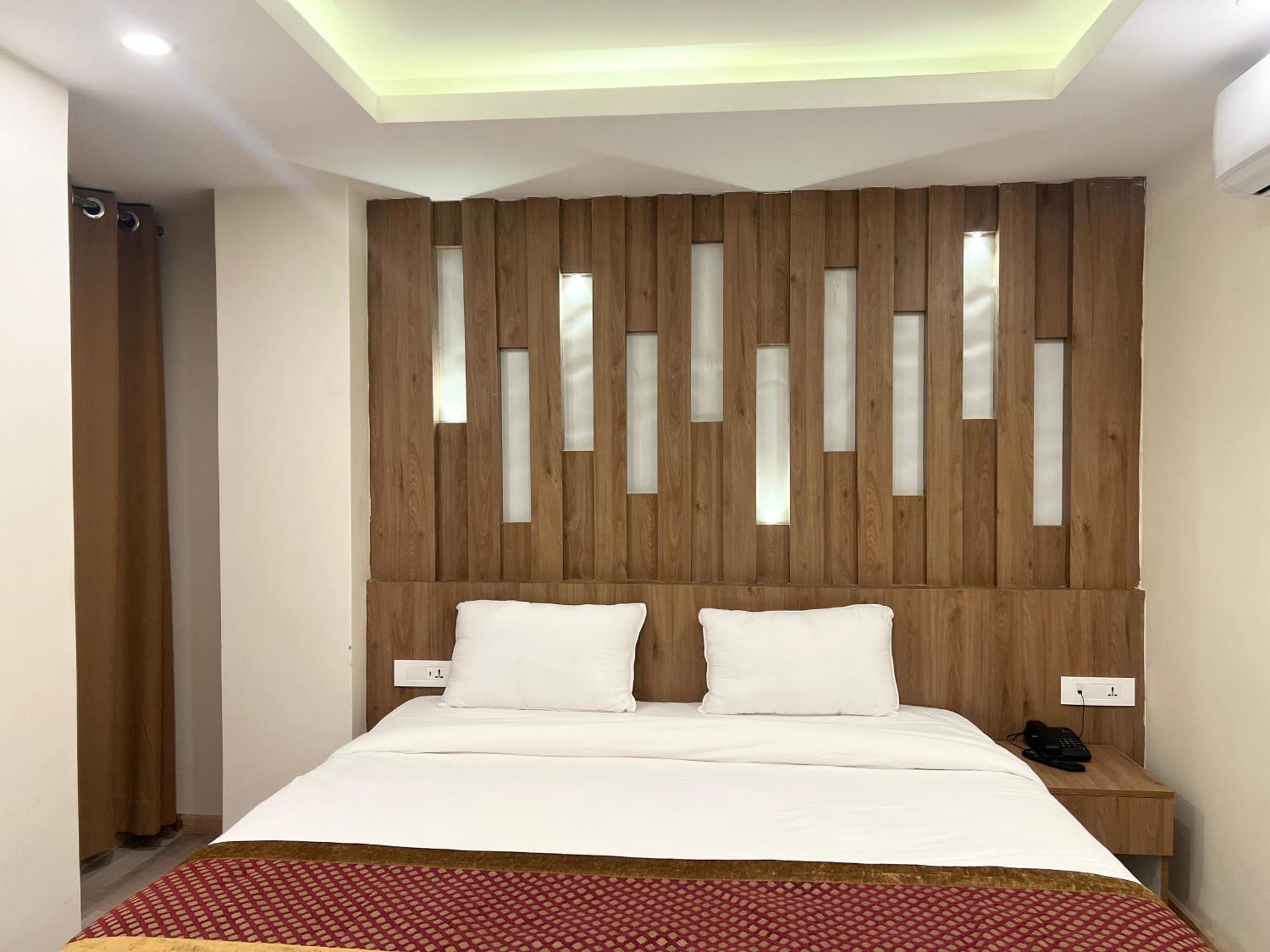 Hotel Nirakar