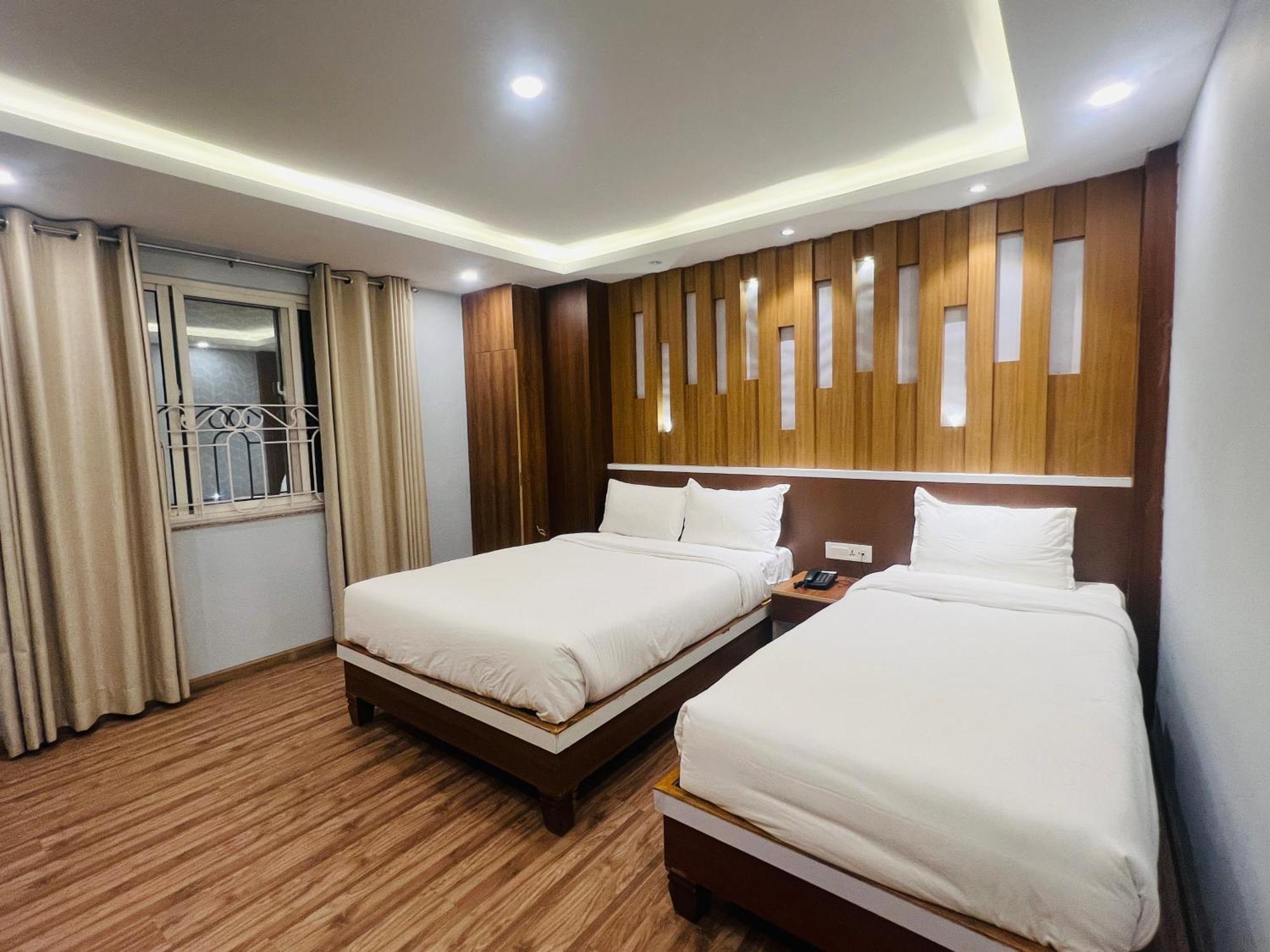 Nirakar Hotel