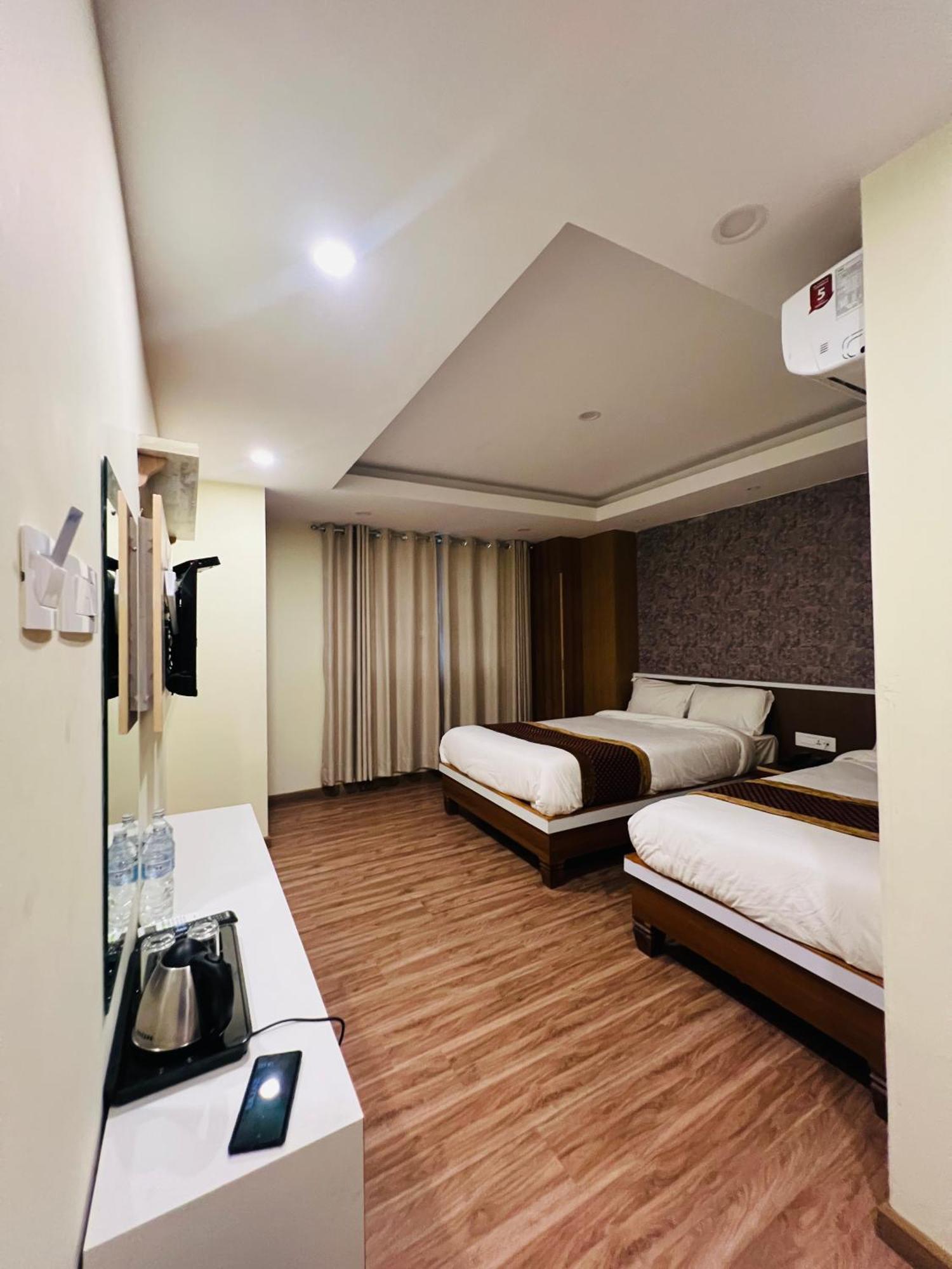 Nirakar 3* Kathmandu