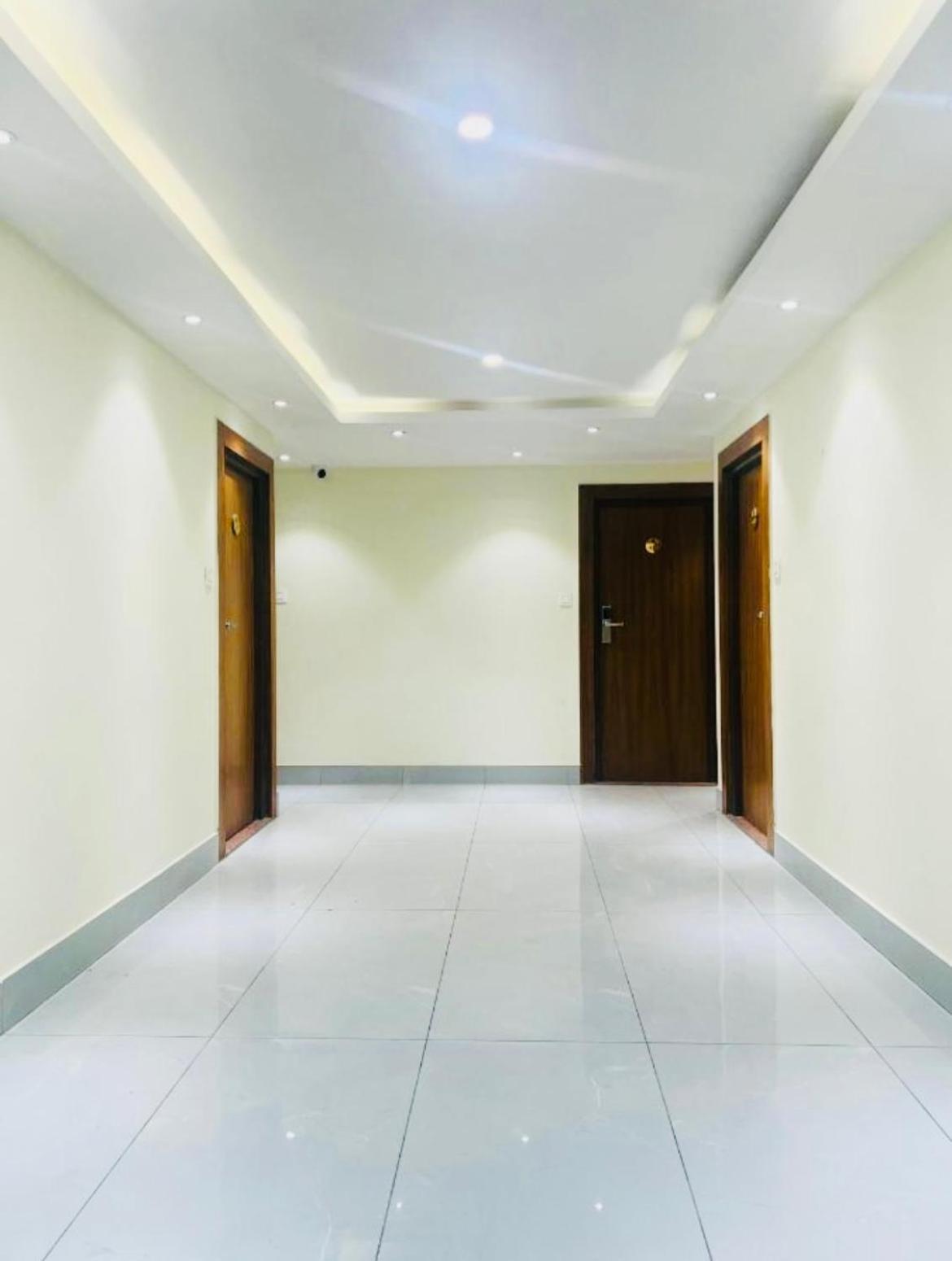 Nirakar Hotel