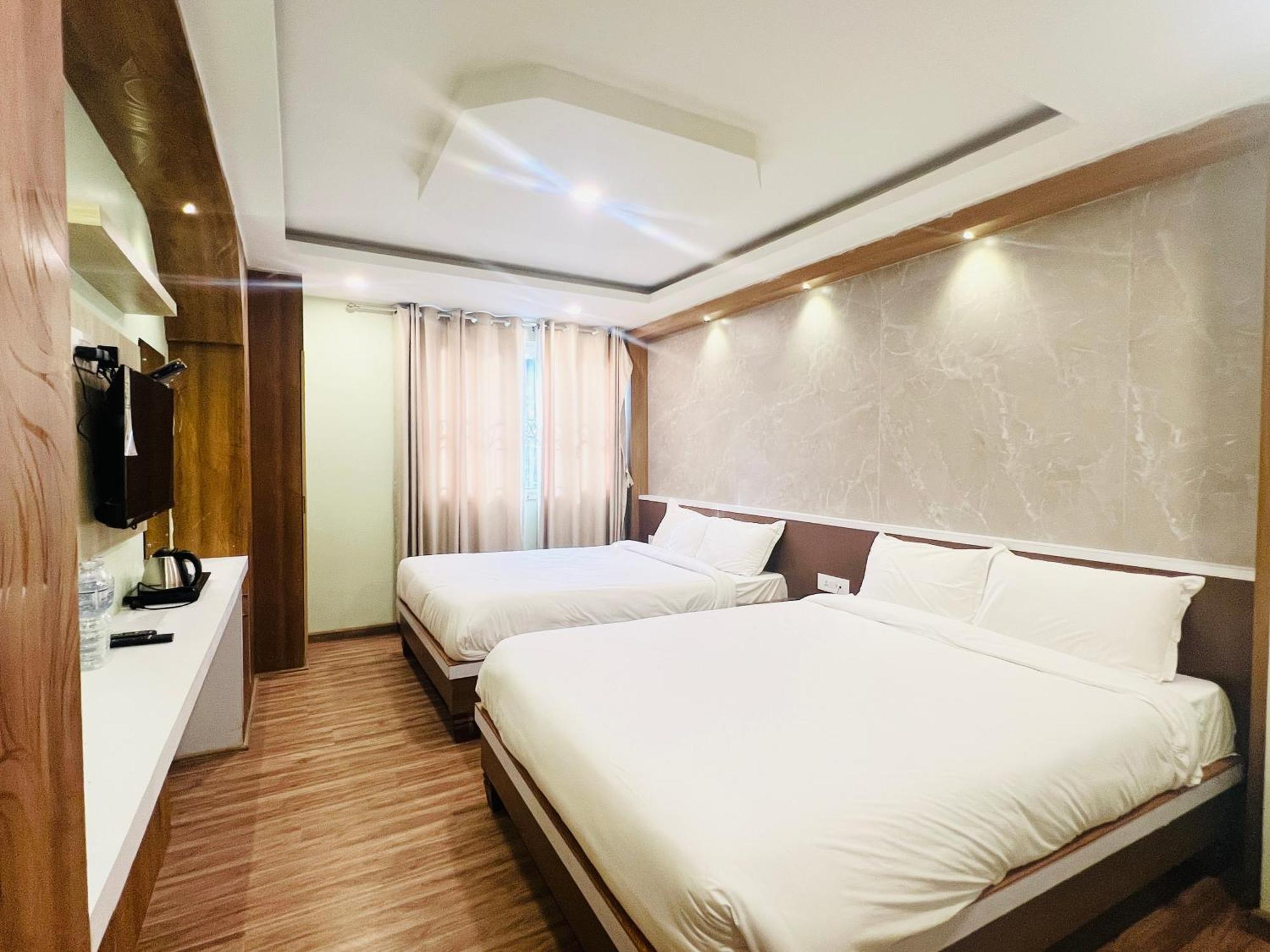 Hotel Nirakar 3*