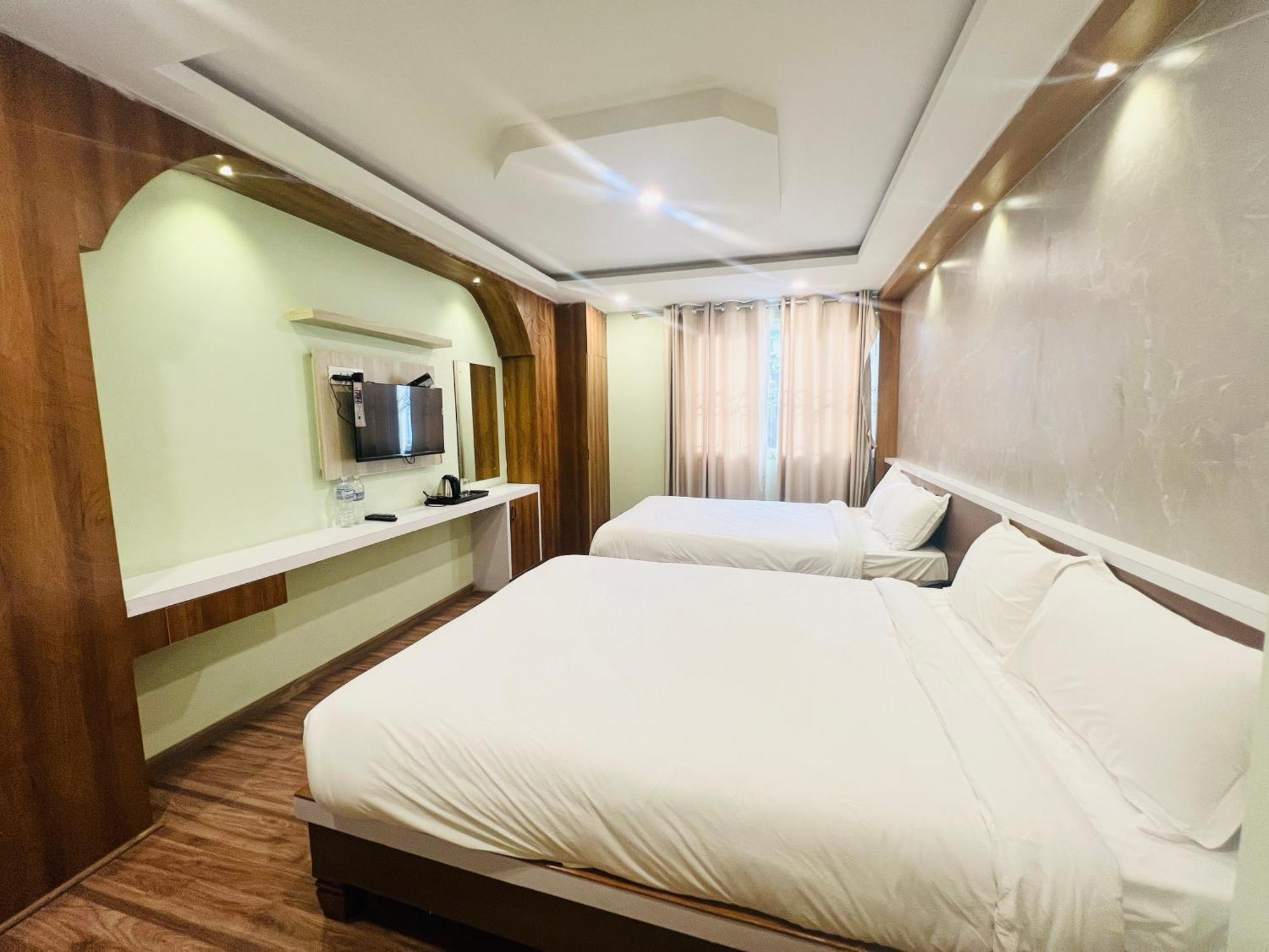 Nirakar Hotel 3*