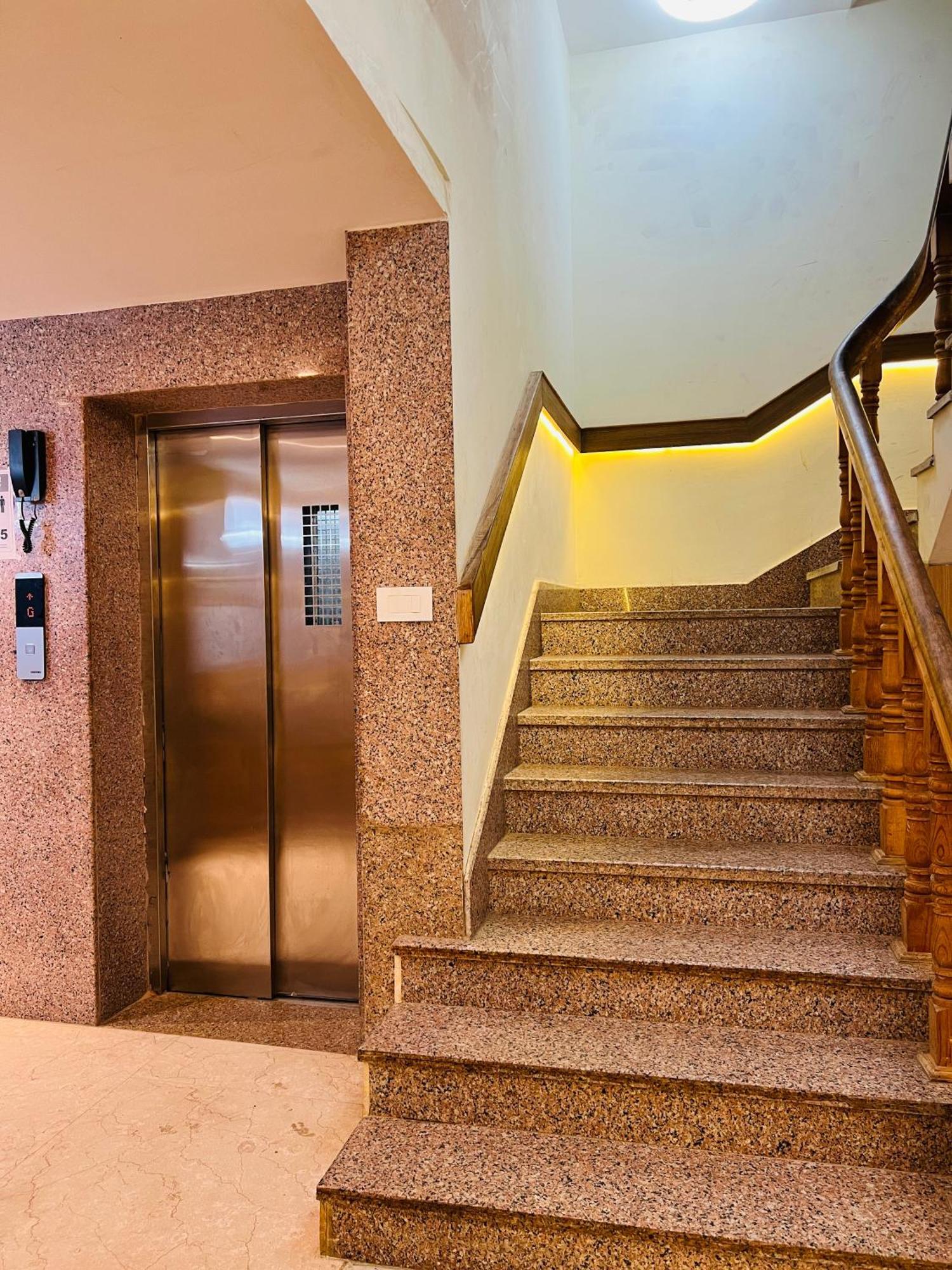 Hotel Nirakar 3*