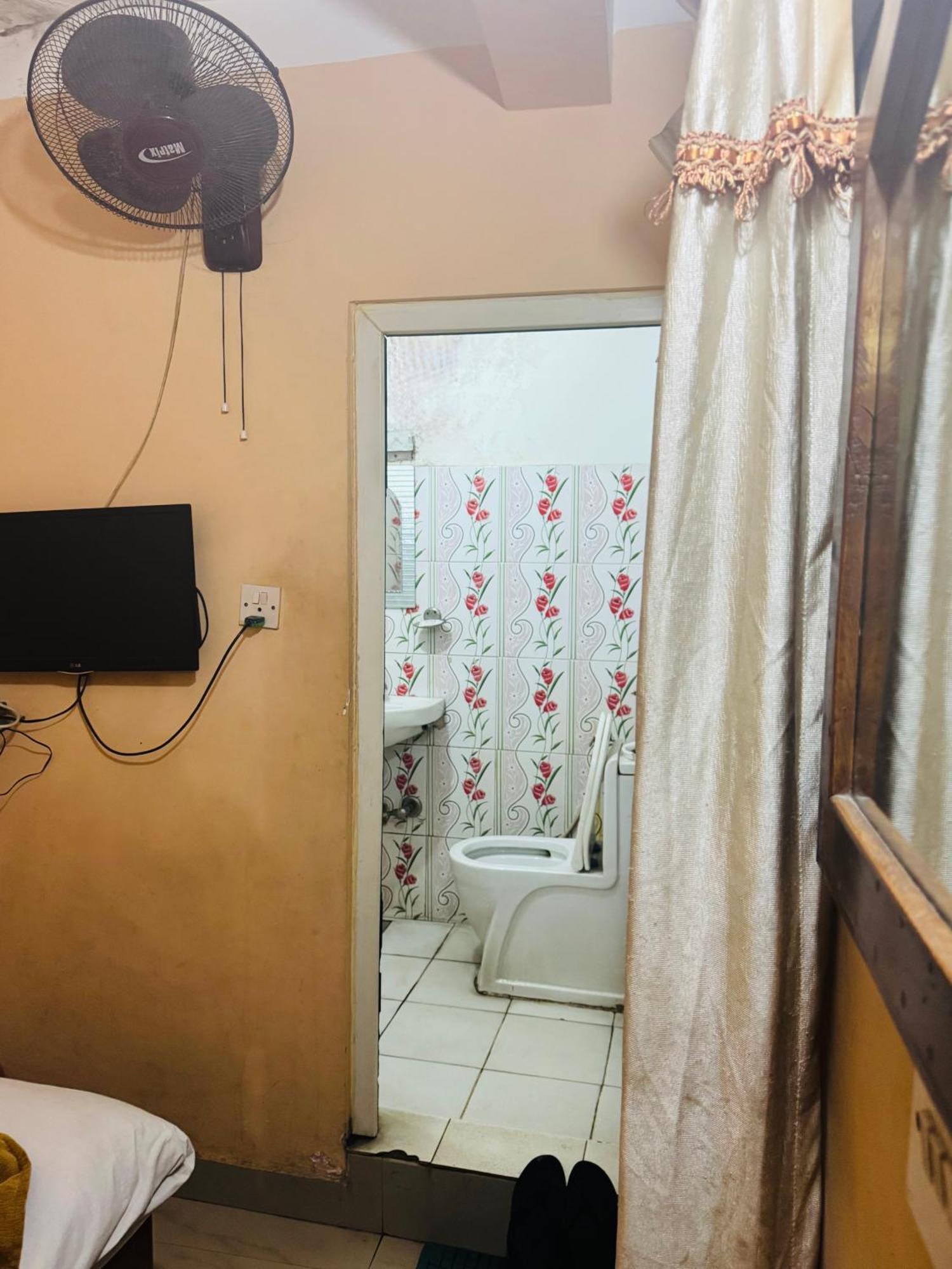 Om Mandakini Hotel