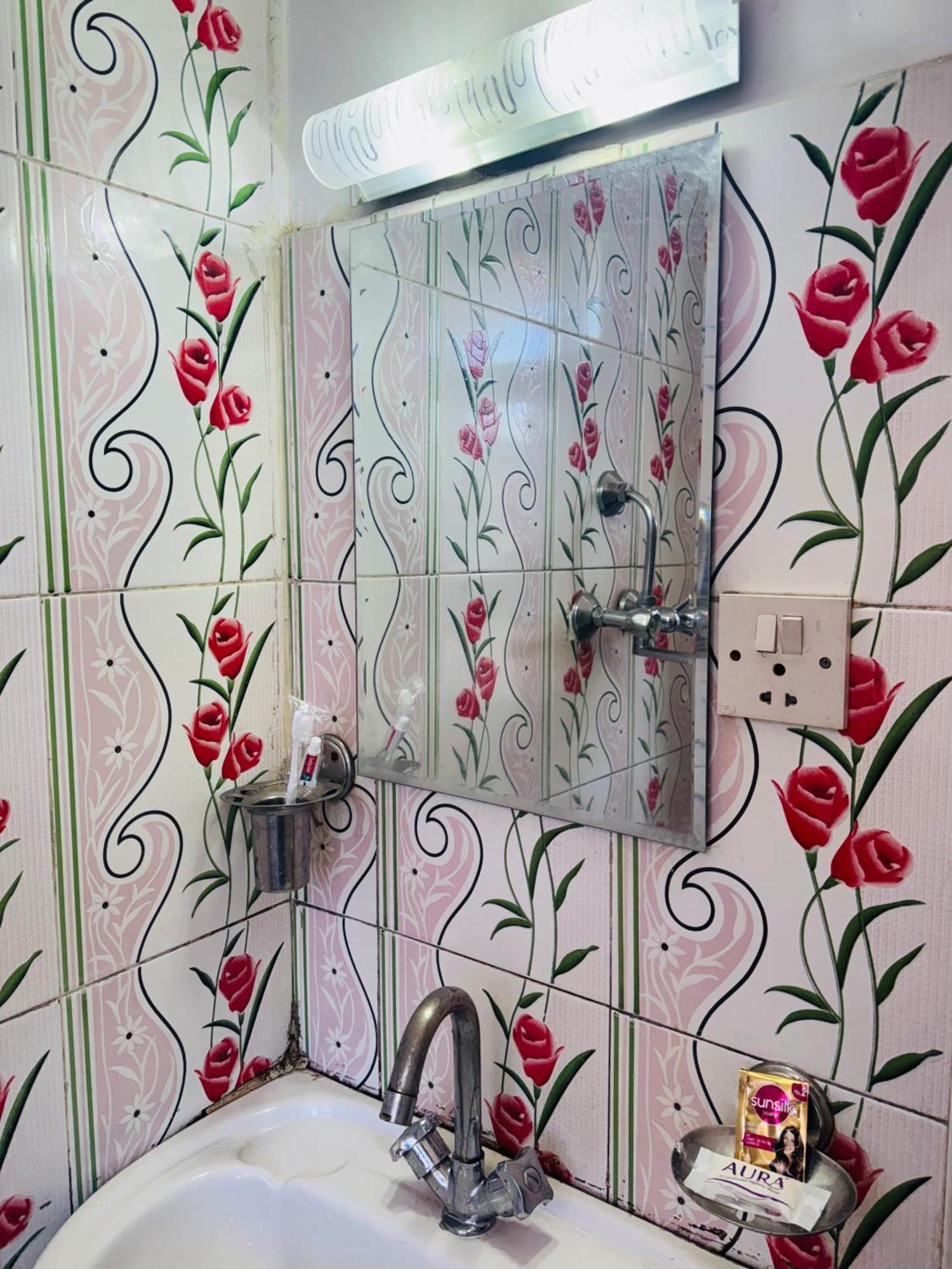 Hotel Om Mandakini 3*
