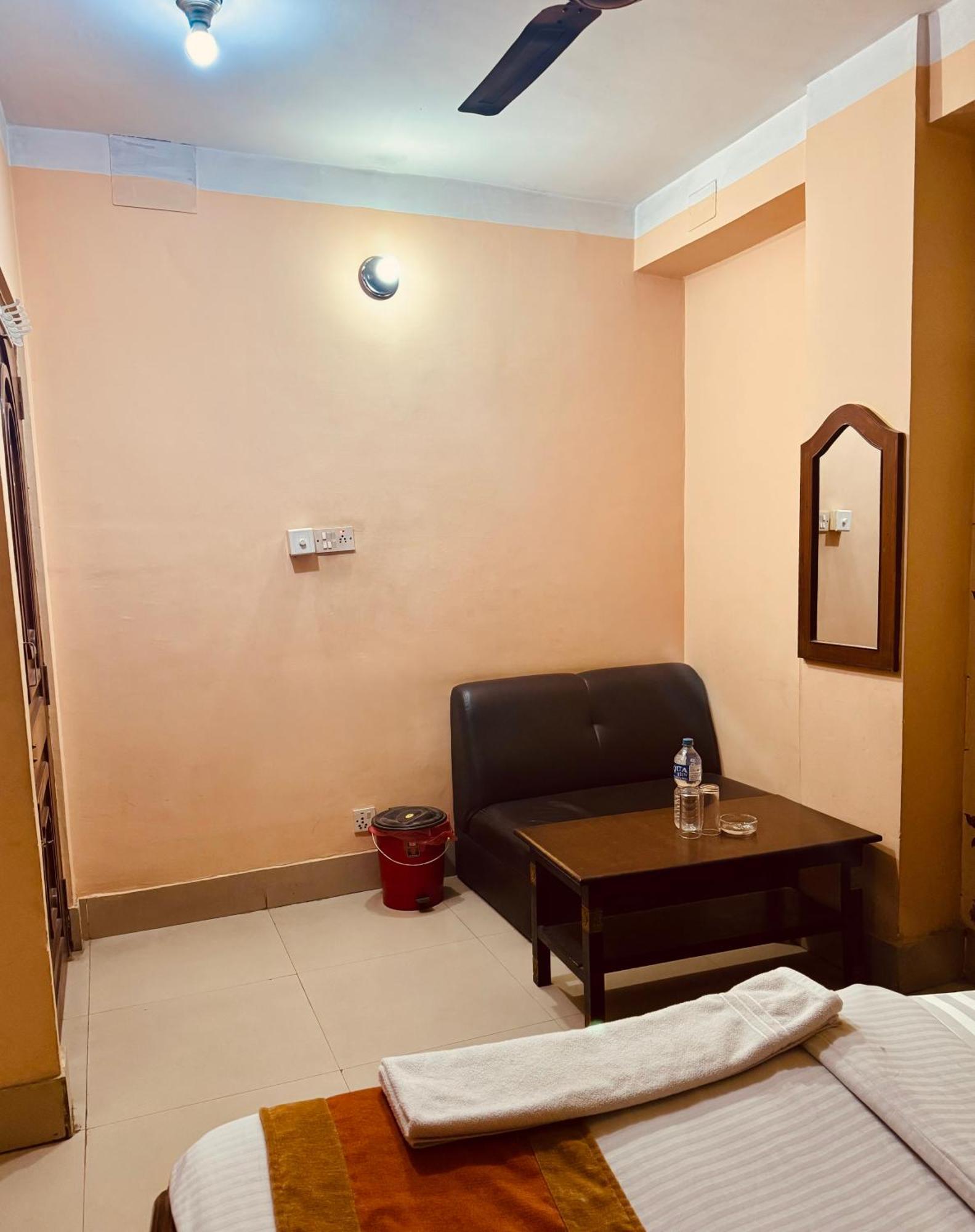 Hotel Om Mandakini 3*