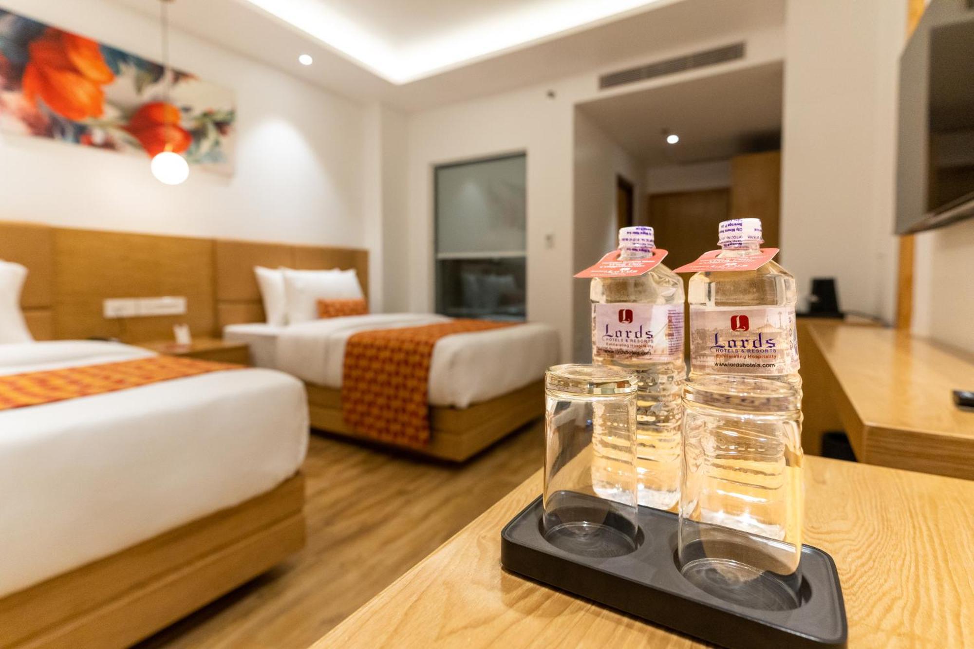 Anuttara Lords Plaza 4*