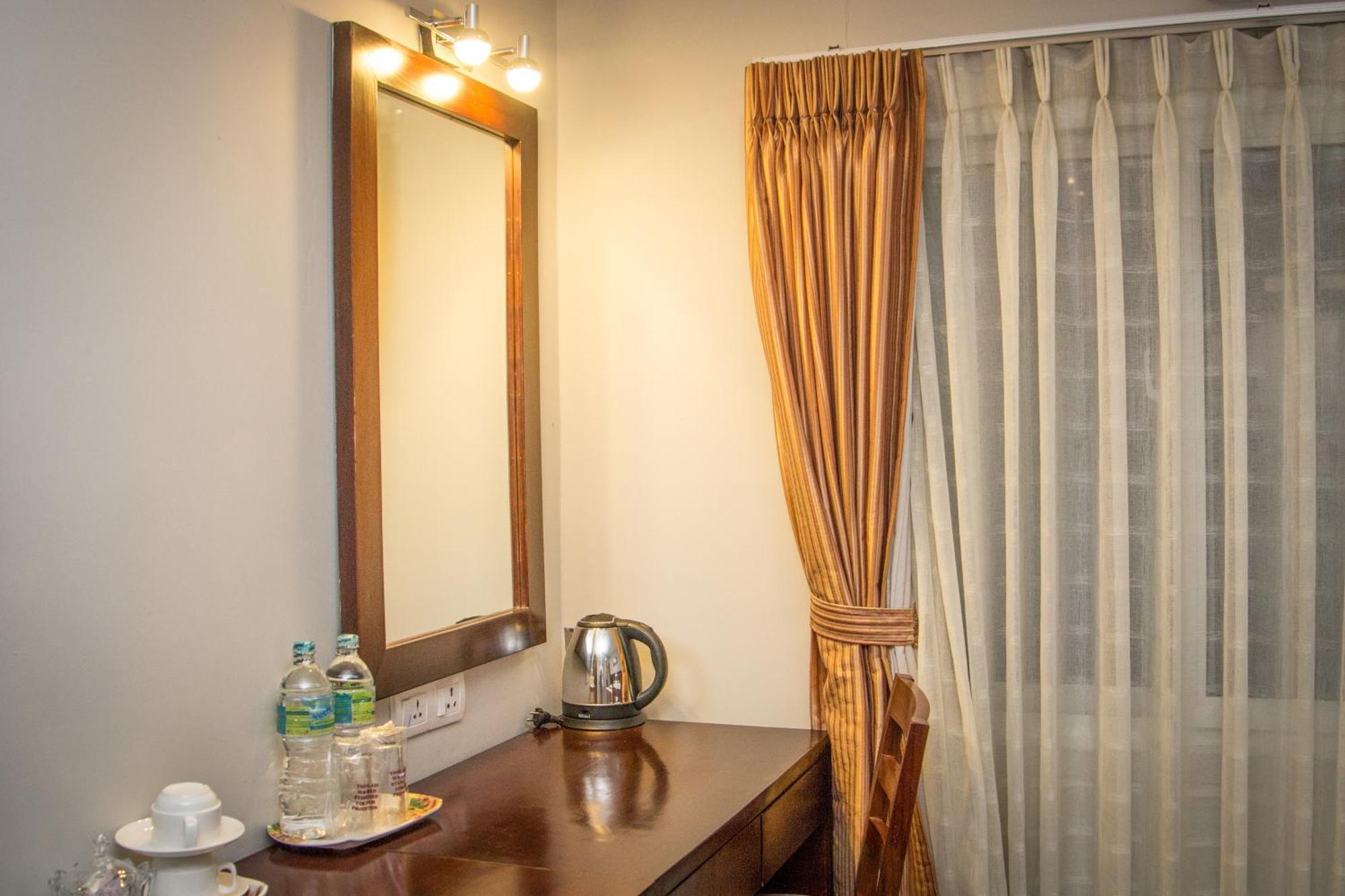 Aryatara Hotel