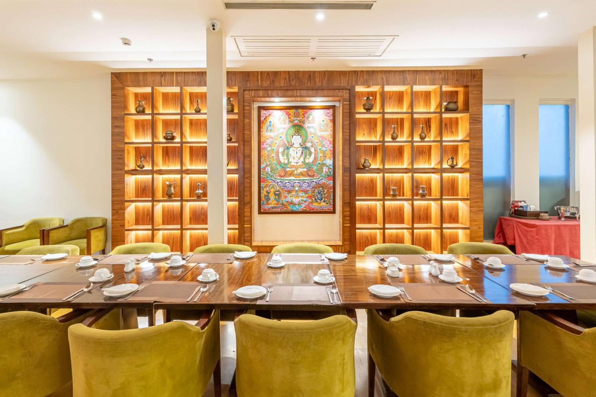 Hotel Ramada By Wyndham Dhumbarahi 5*