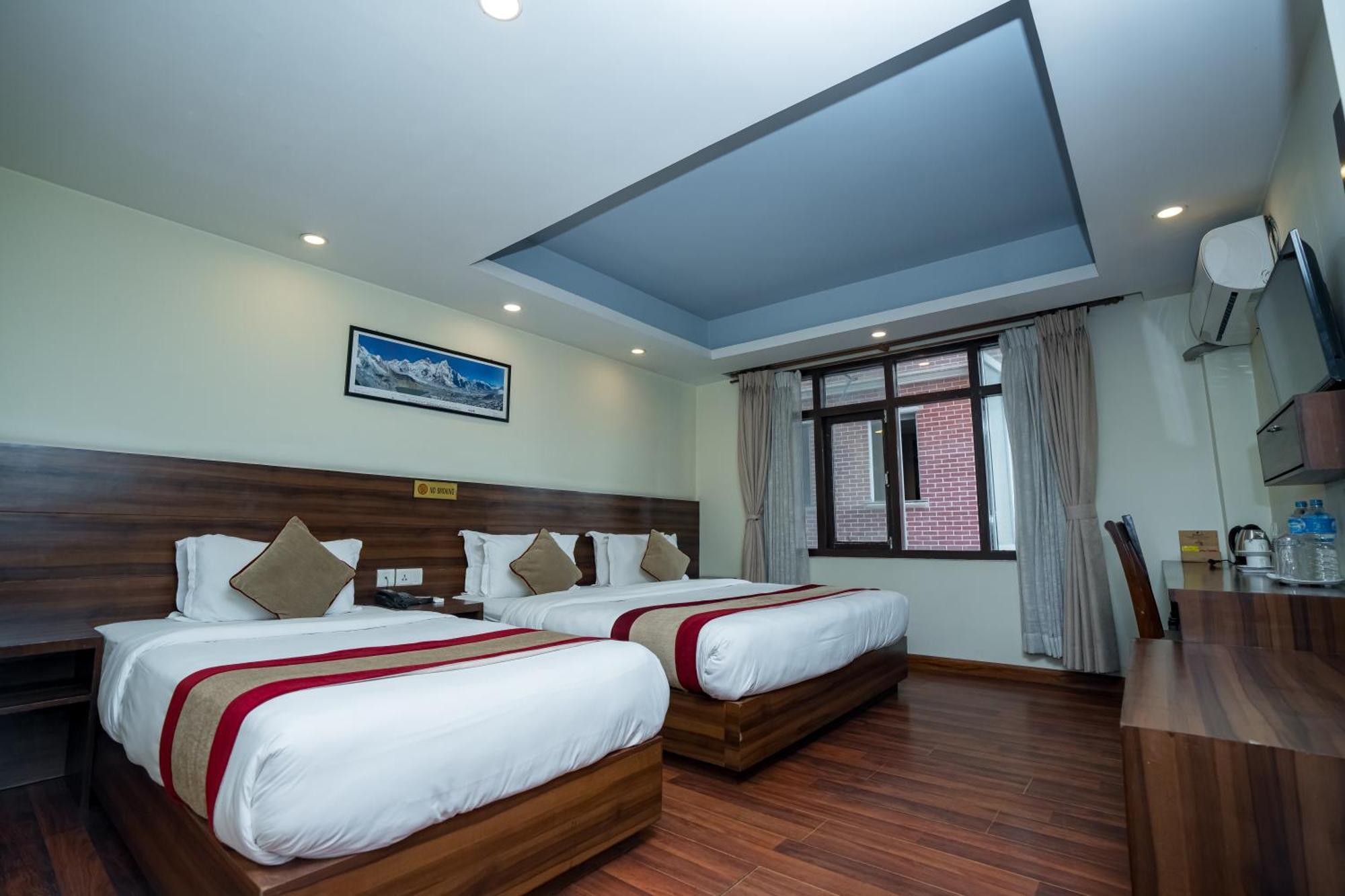 Aryatara Hotel