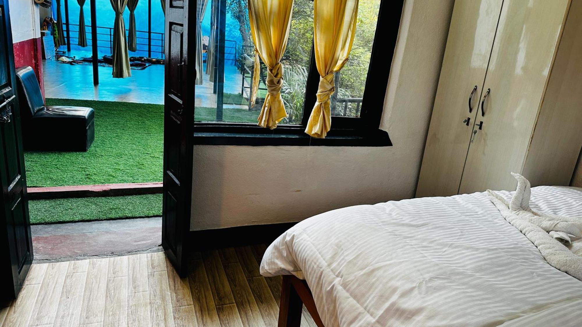 Bed & Breakfast Institute Of Natural Medicine , Yoga & Therapy *