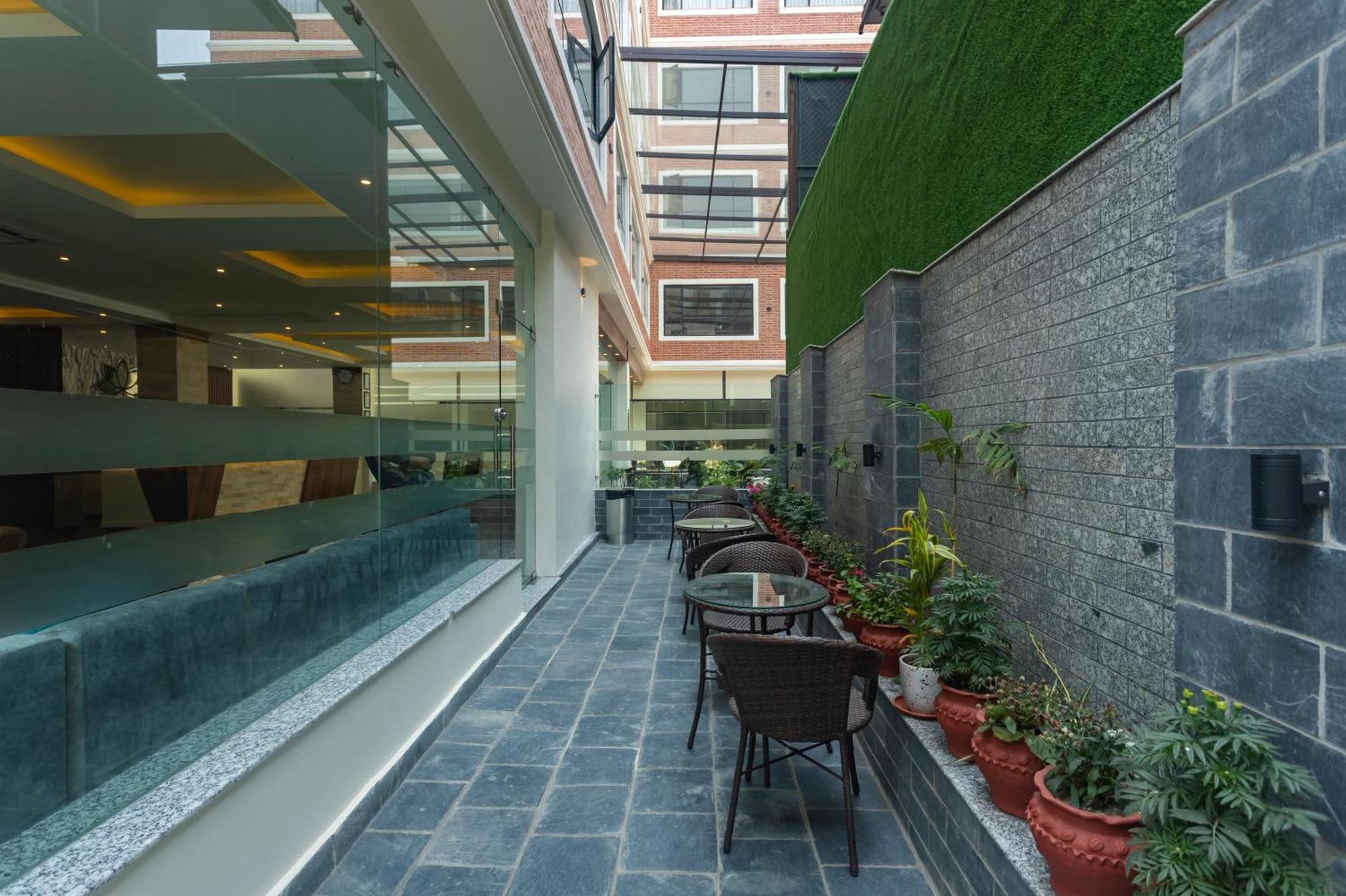 Crystal Pashupati Hotel 4*