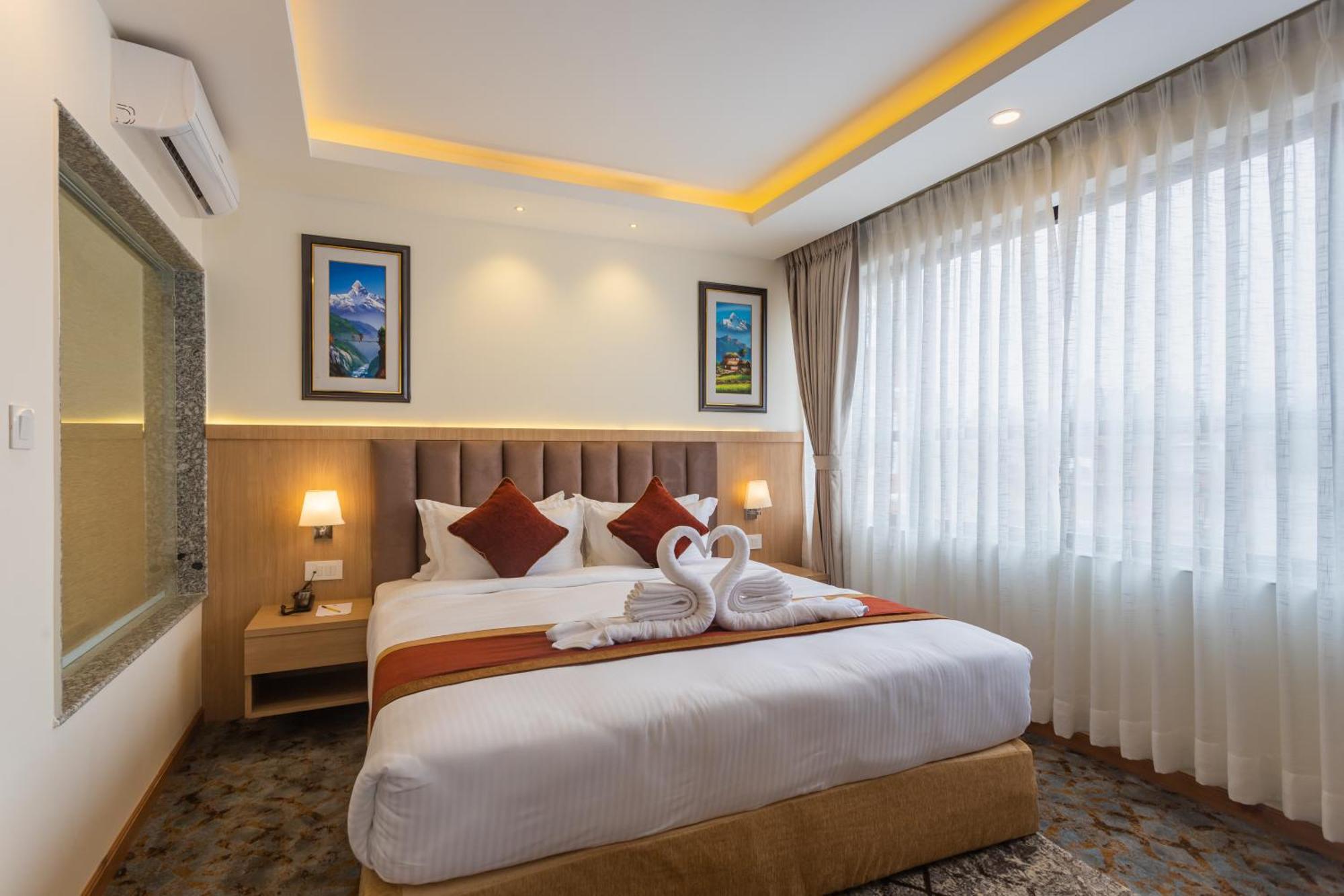 Hotel Crystal Pashupati 4*