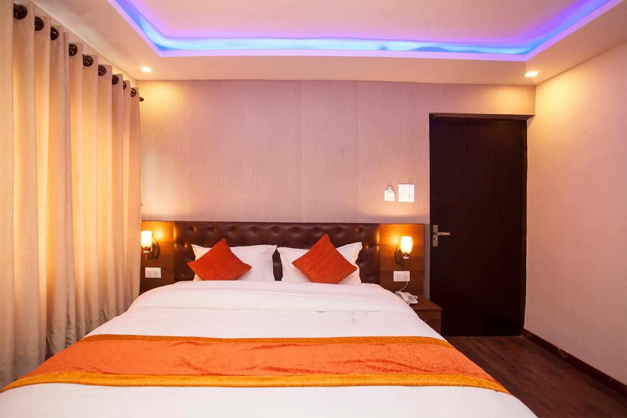 Oyo 817 Garden Flower Hotel *