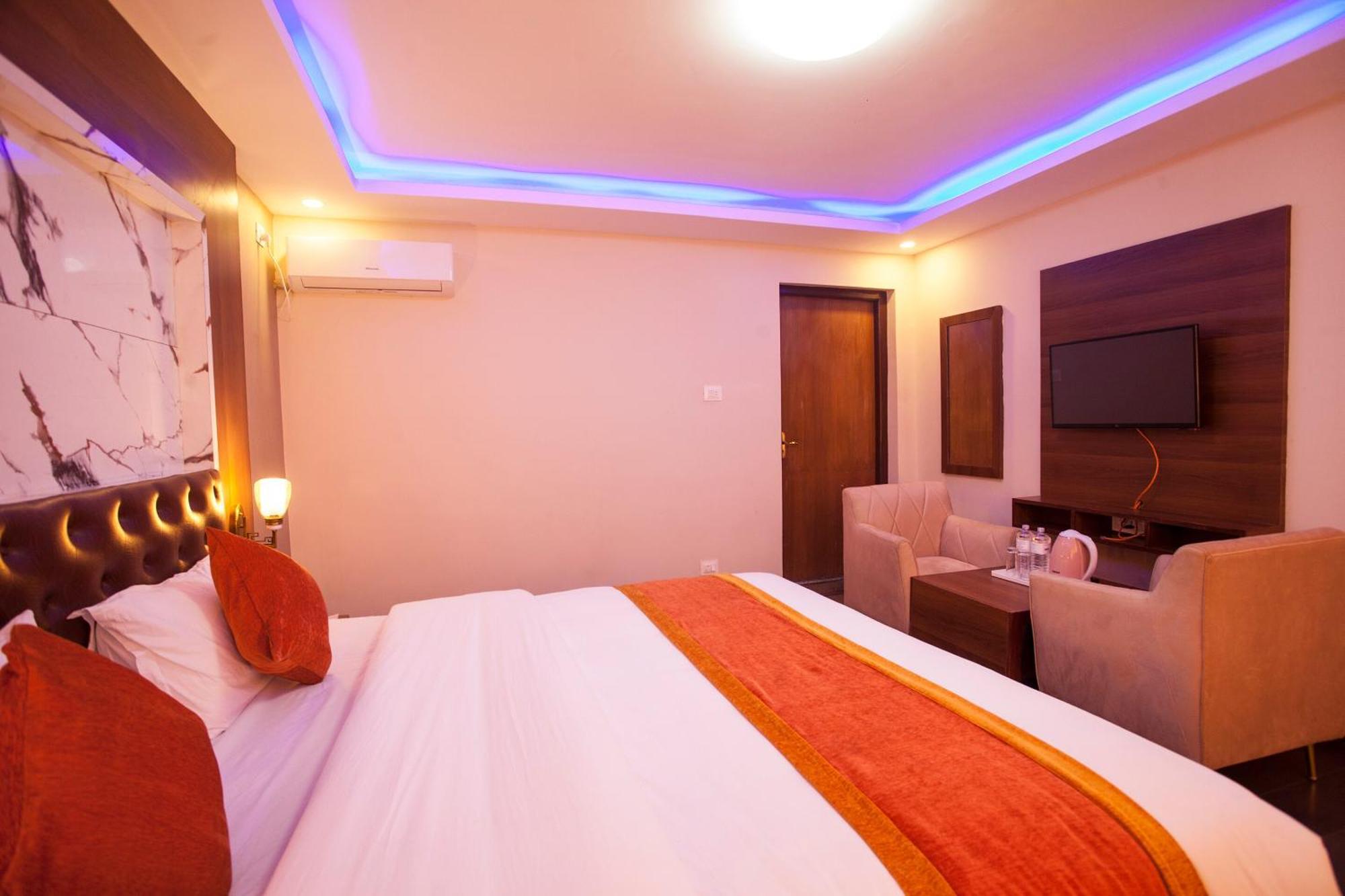 Oyo 817 Garden Flower Hotel *