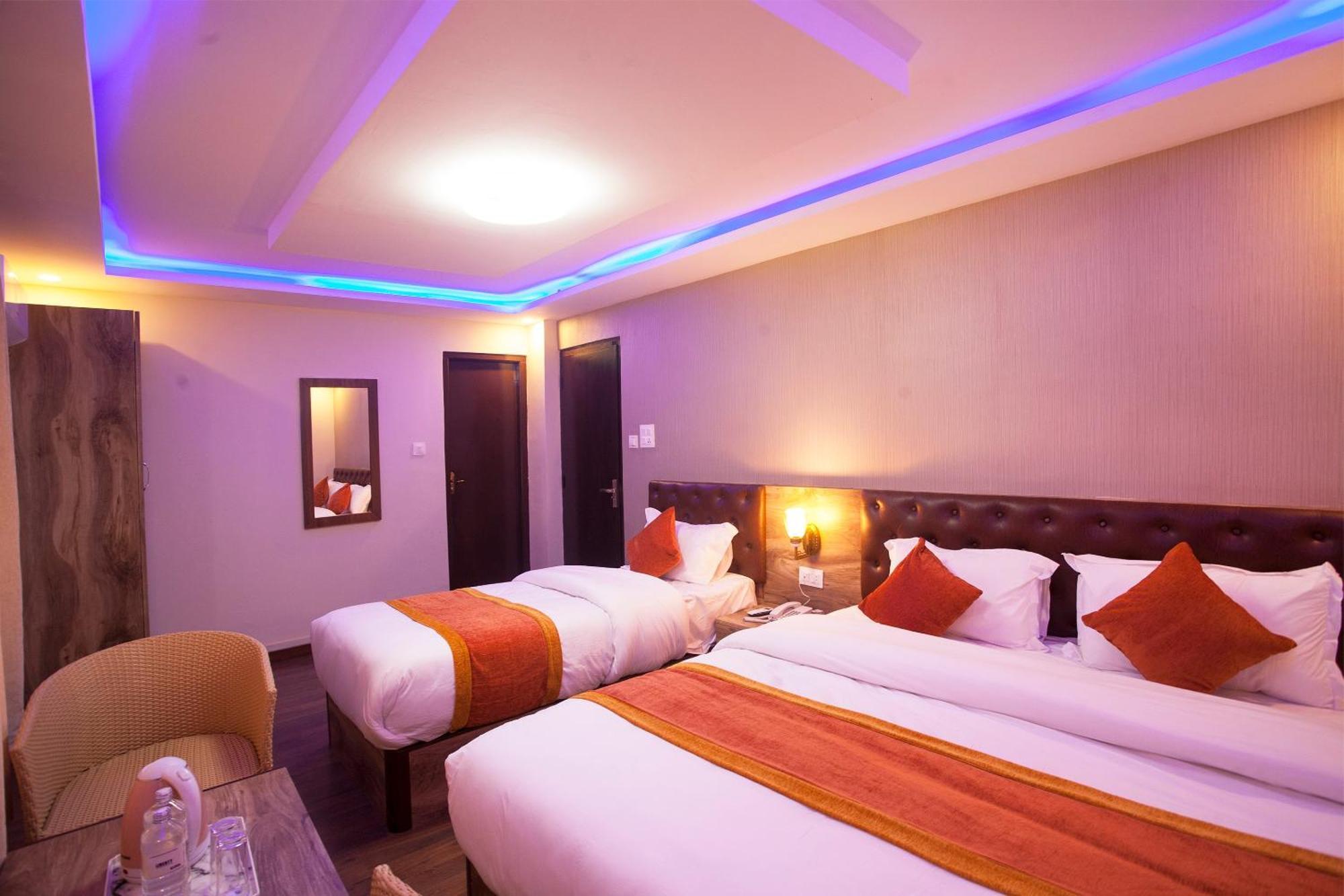 Oyo 817 Garden Flower Hotel Kathmandu