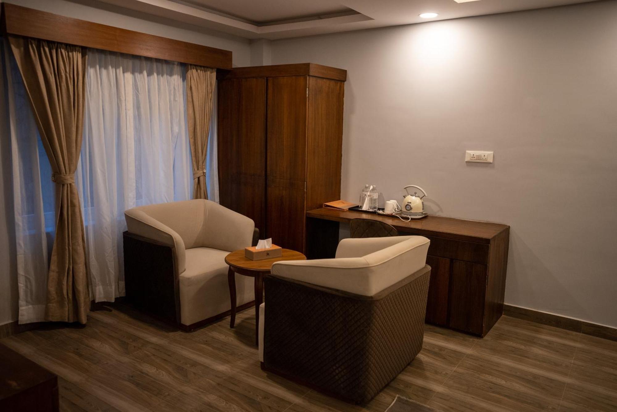 Monalisa Pvt. Ltd Hotel 4*