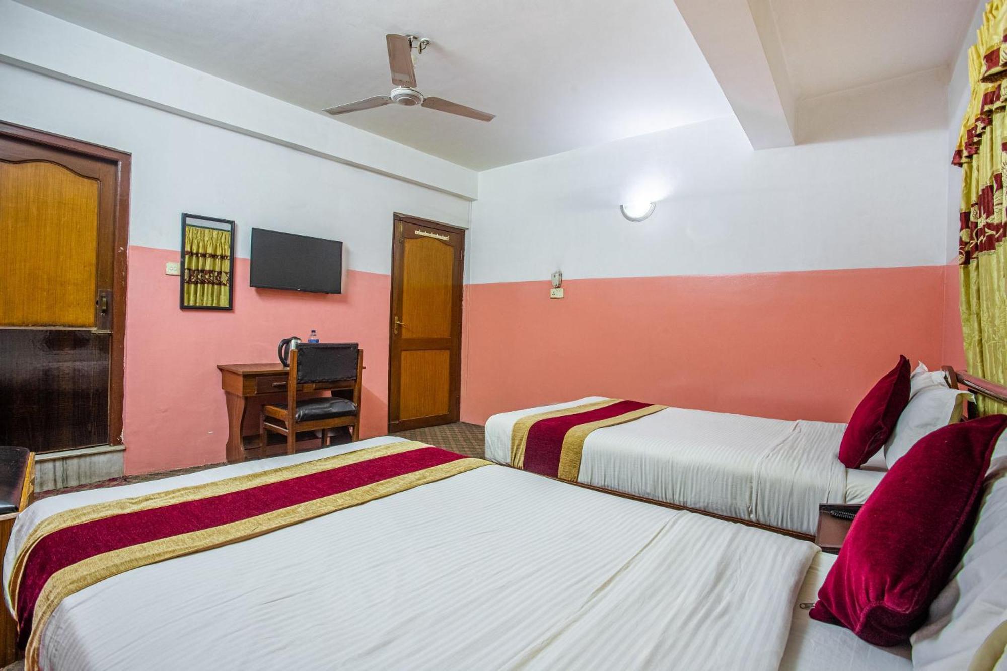 Hotel Oyo 810 Peace Golden *