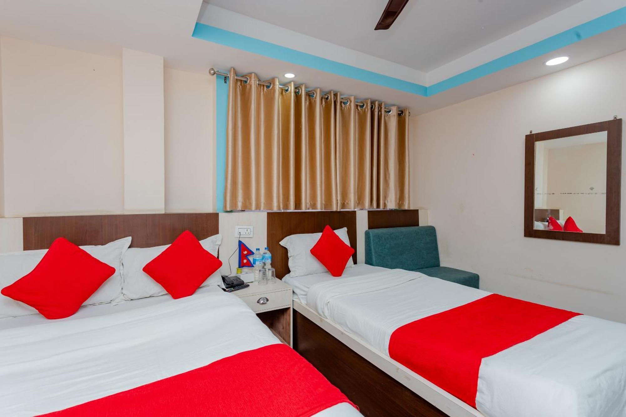 Oyo 811 New Pokhara Palace Hotel