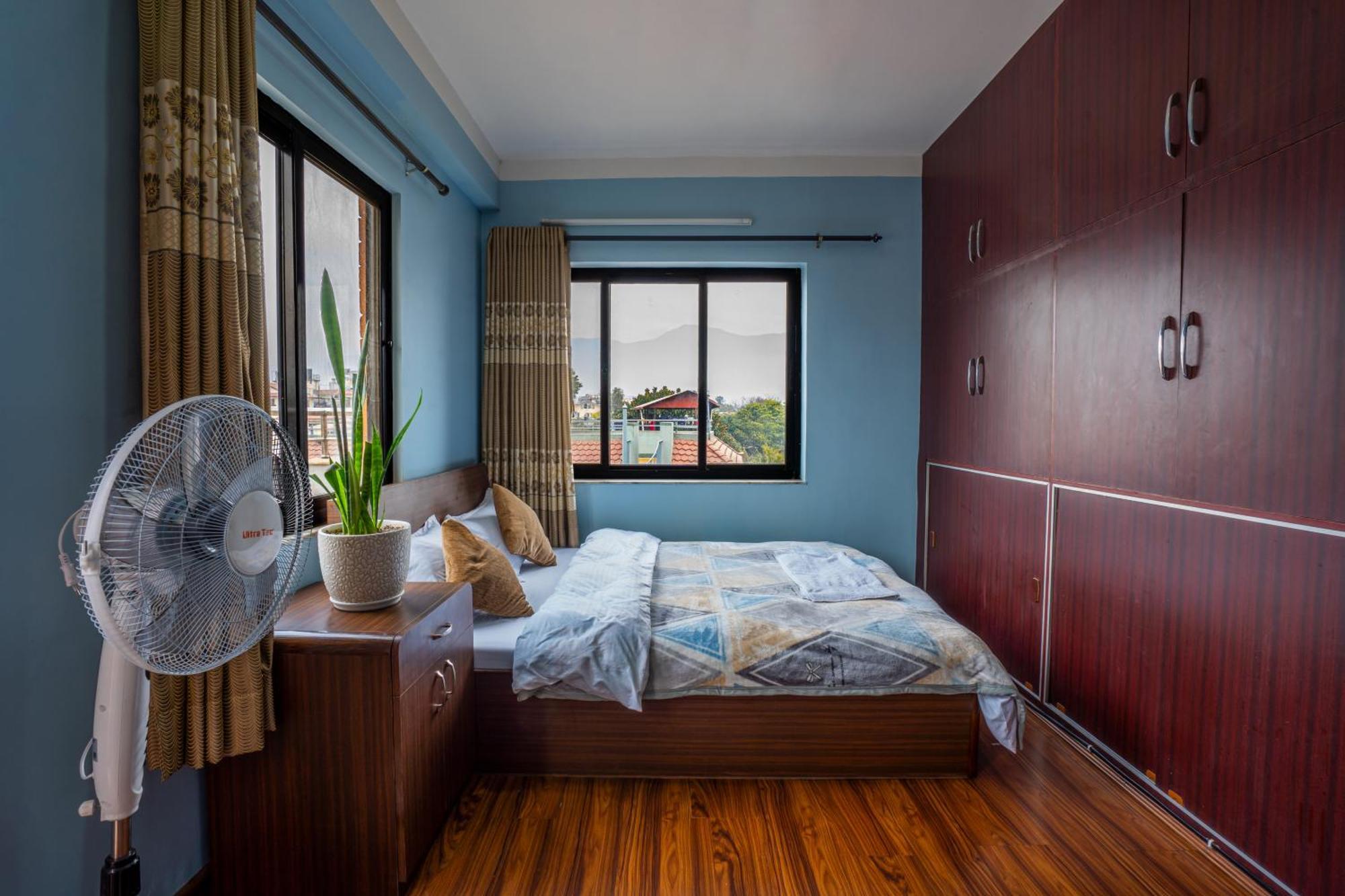 Apartment Stunning View With Private Rooftop & Balcony *