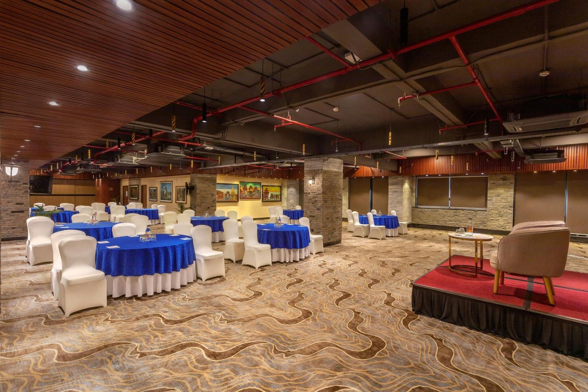 Aloft Thamel Hotel 5*