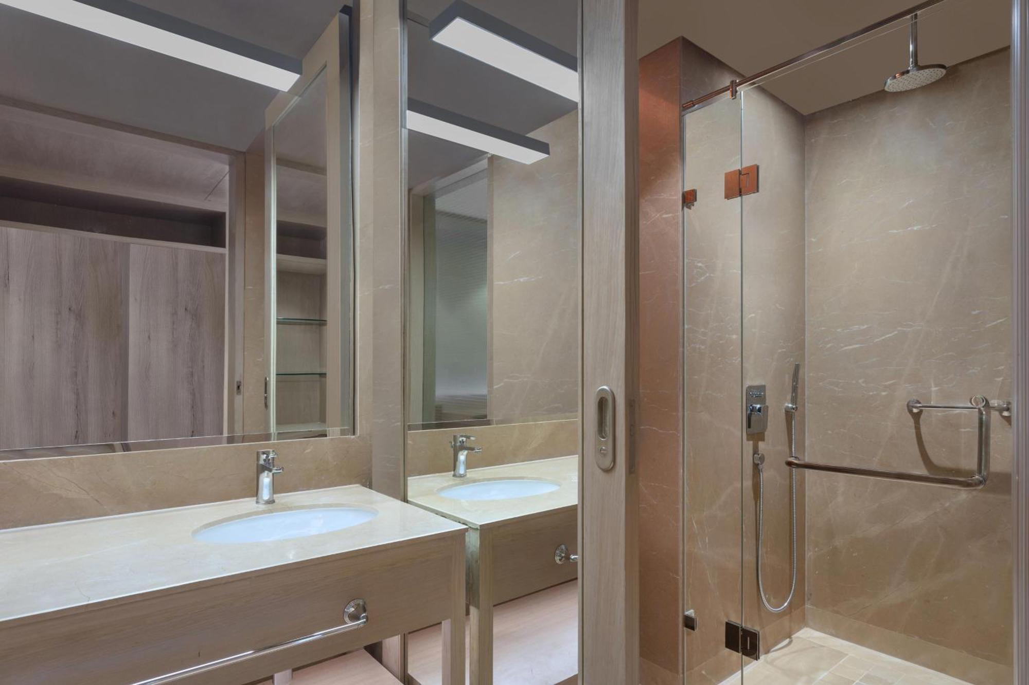 Aloft Thamel 5*