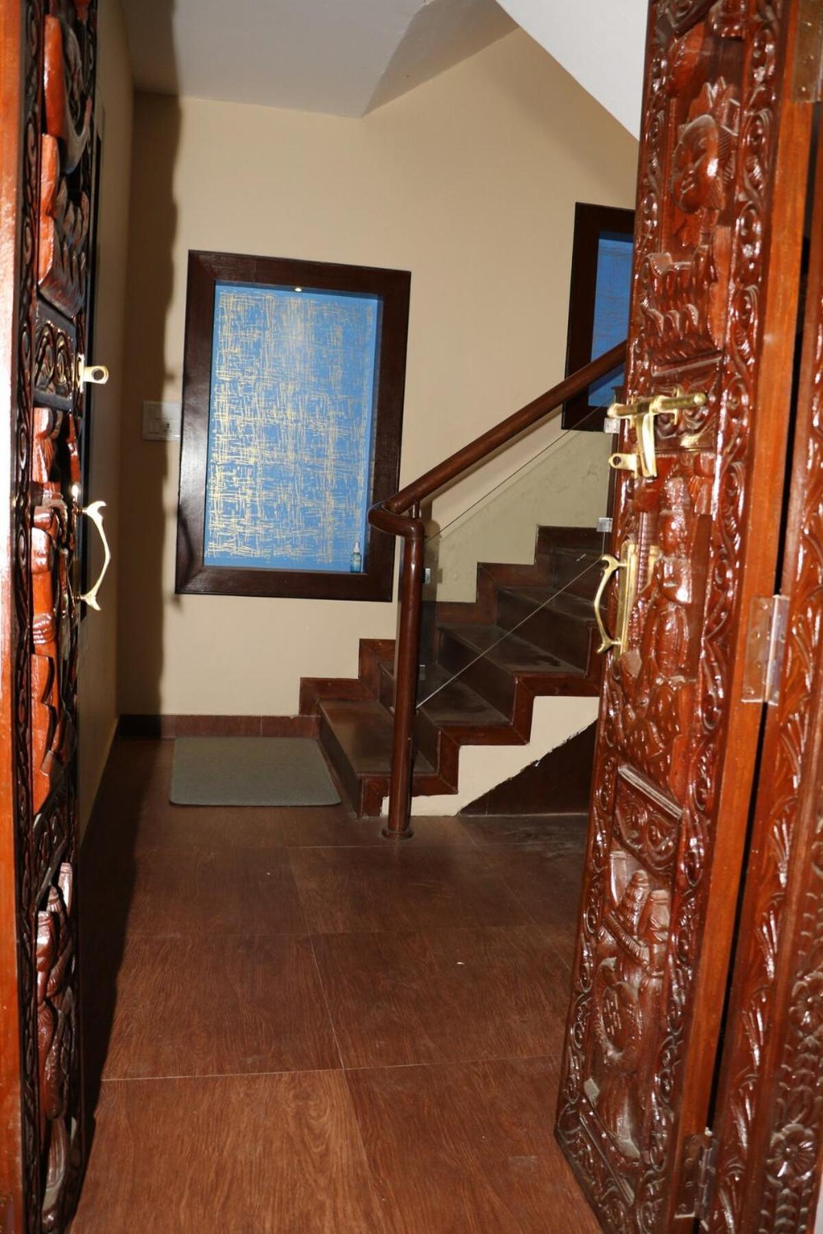 Queens' Garden & Vacation Apartment