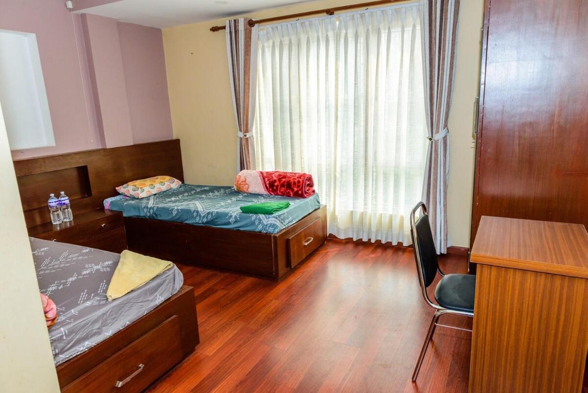 Queens' Garden & Vacation Apartment *