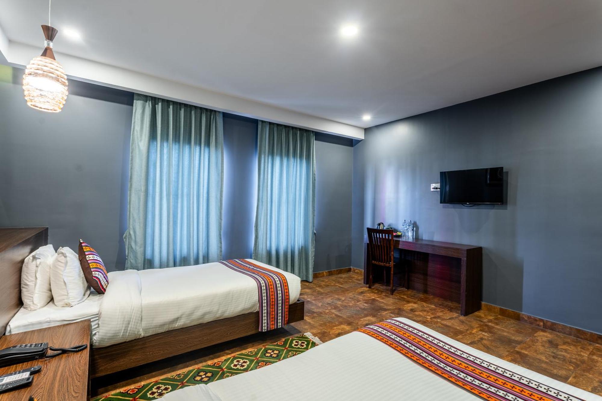 Yukhang Hotel 4*