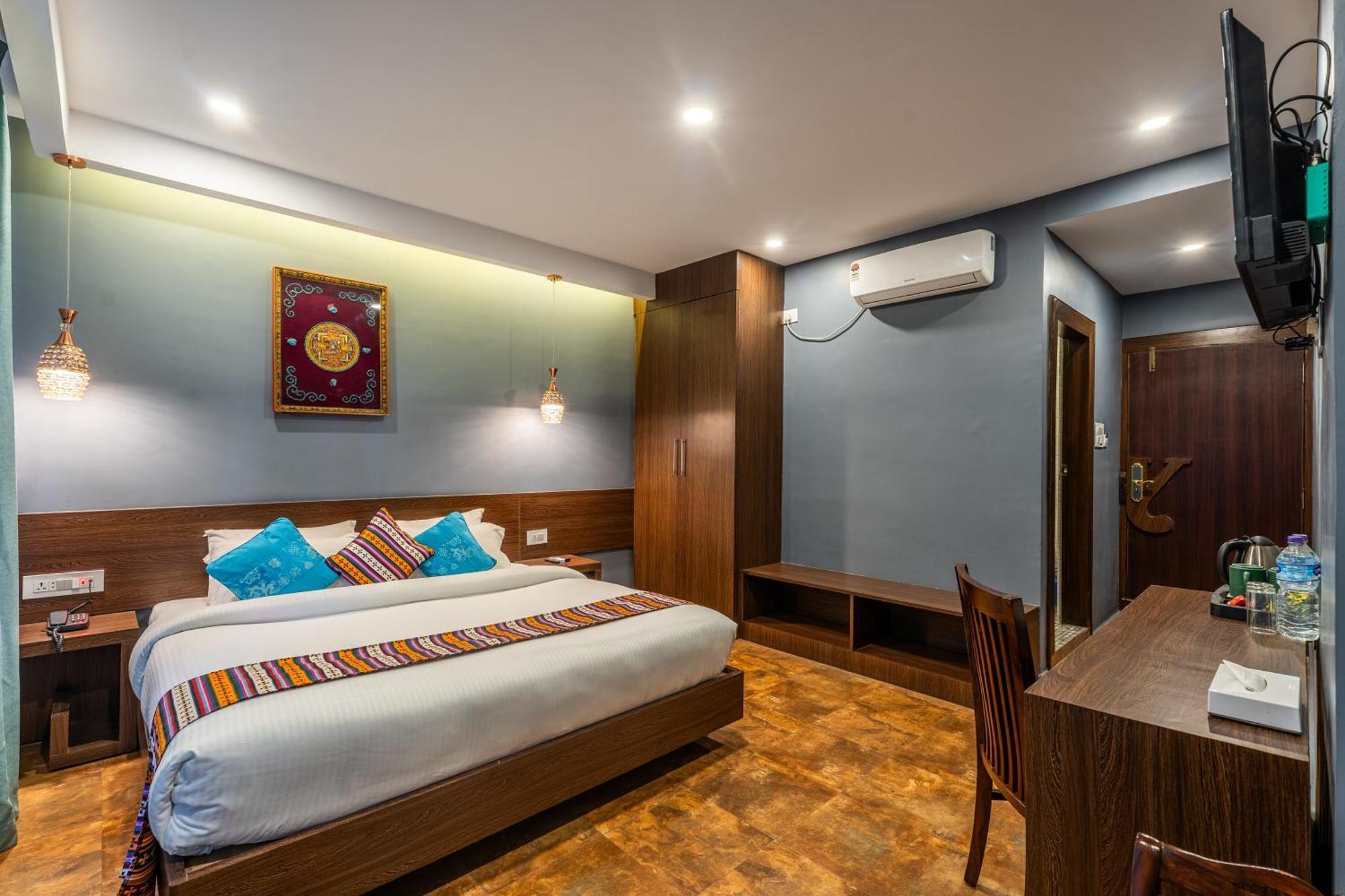 Yukhang Hotel 4*