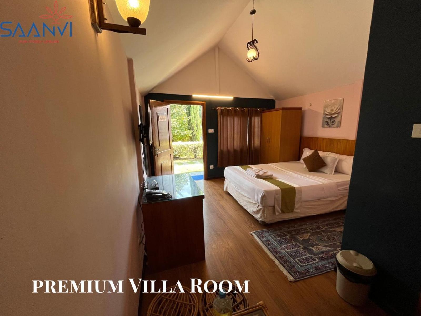 Saanvi & Restaurant Hotel