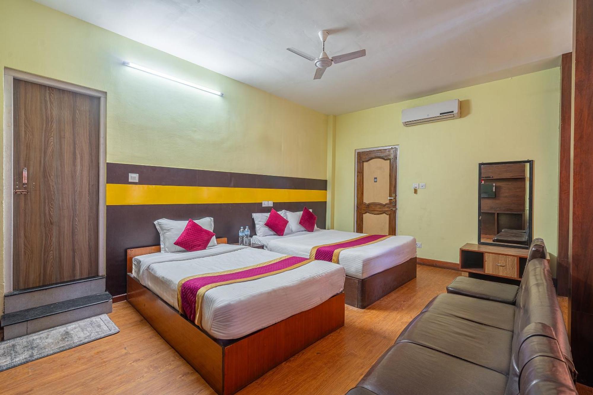Oyo 825 Baikuntha Hotel