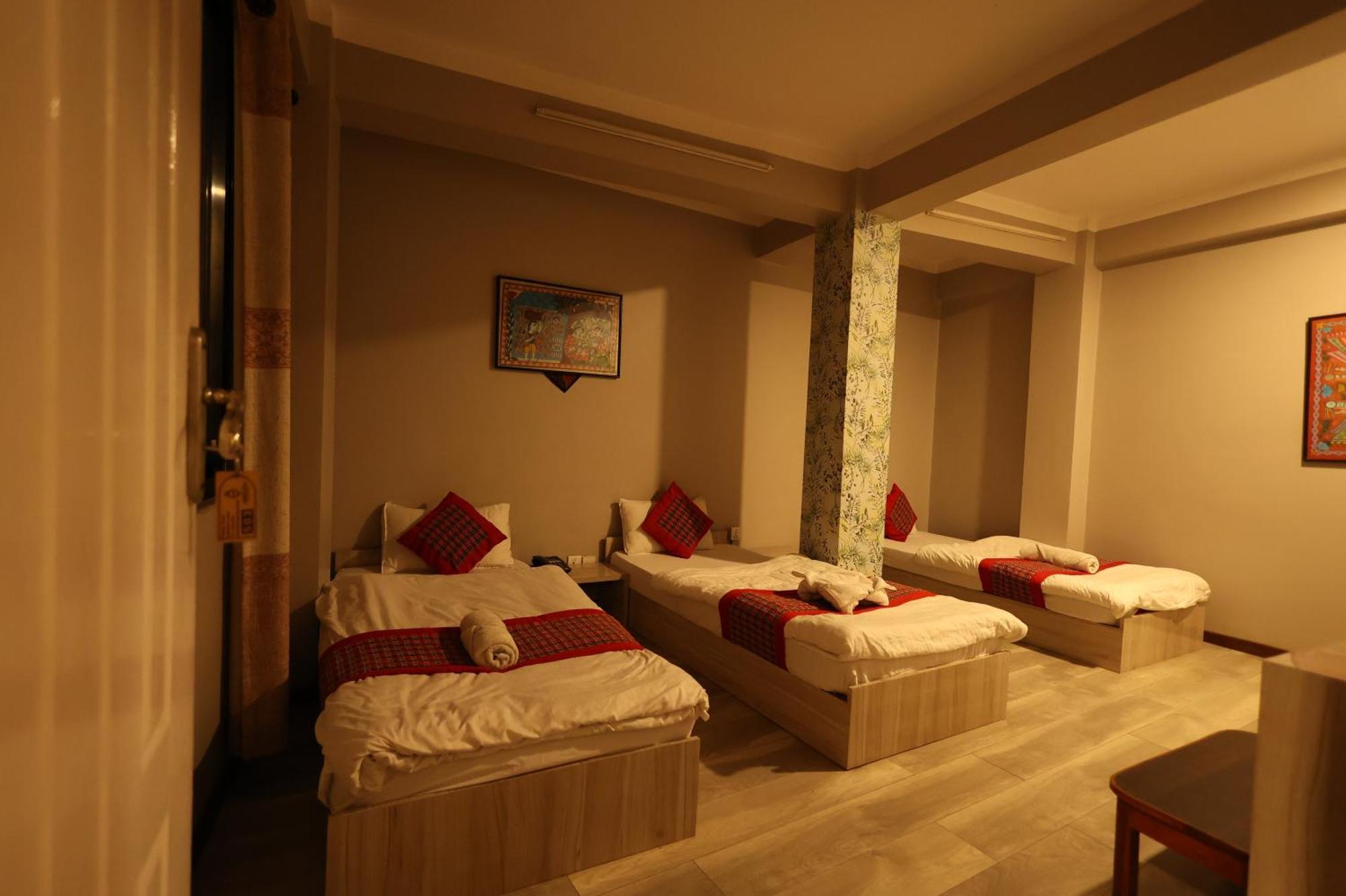 Bed And Pillow Hostel