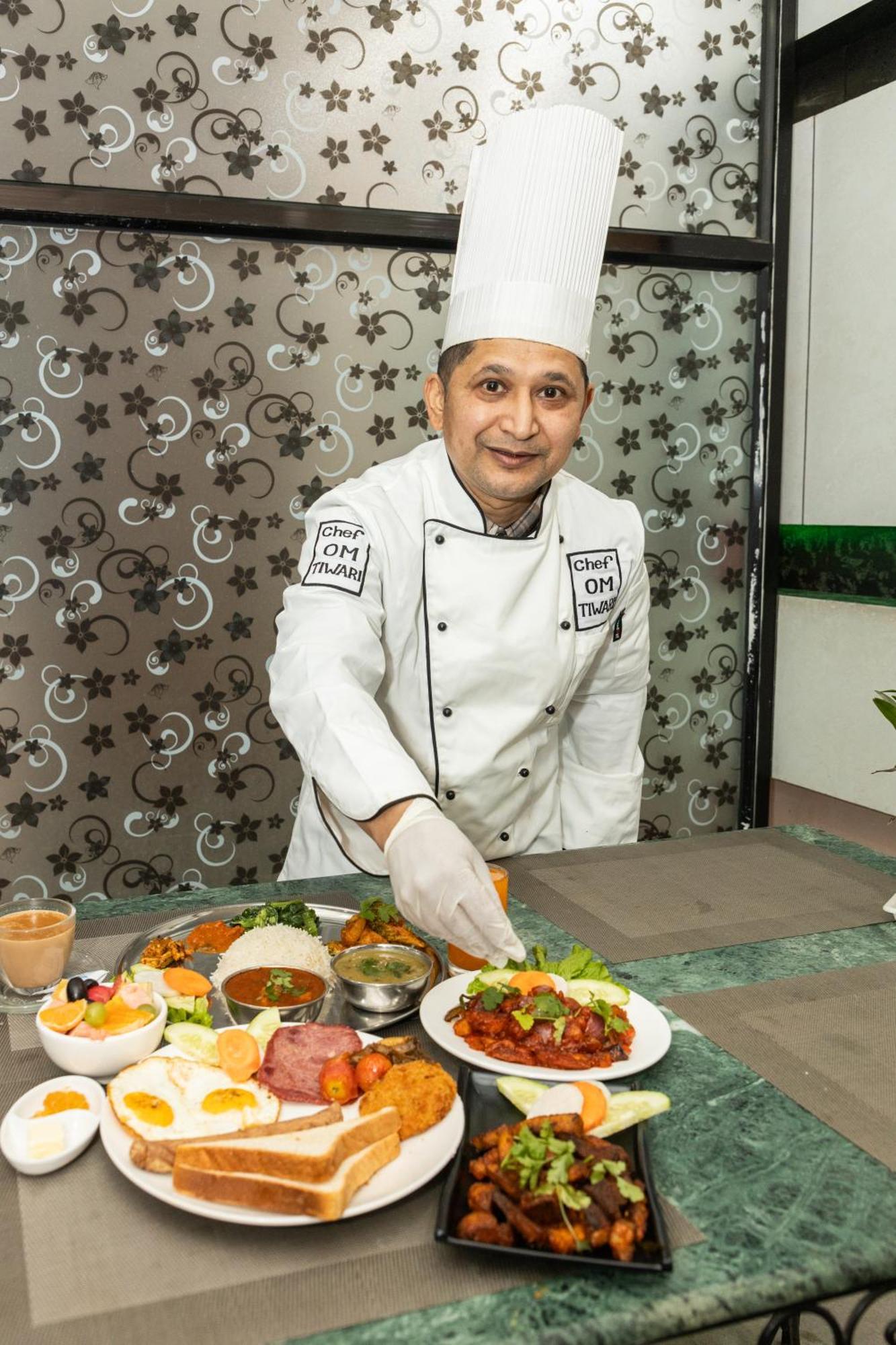 Greatwall International Hotel 3*