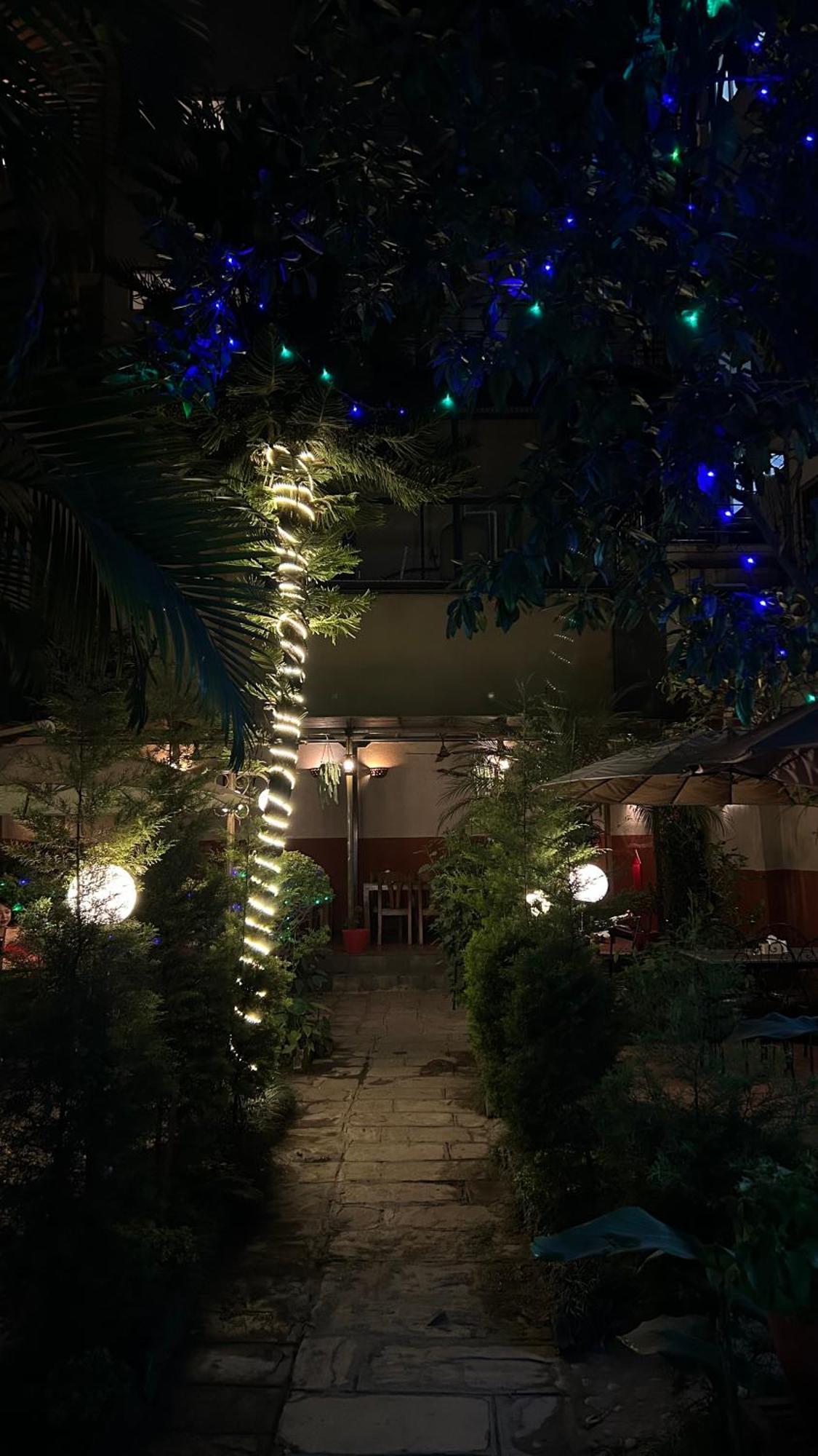 Sekai Hotel