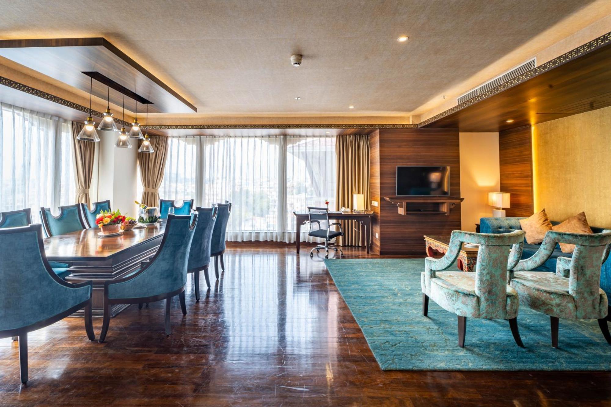 Hotel Ramada By Wyndham Dhumbarahi 5*