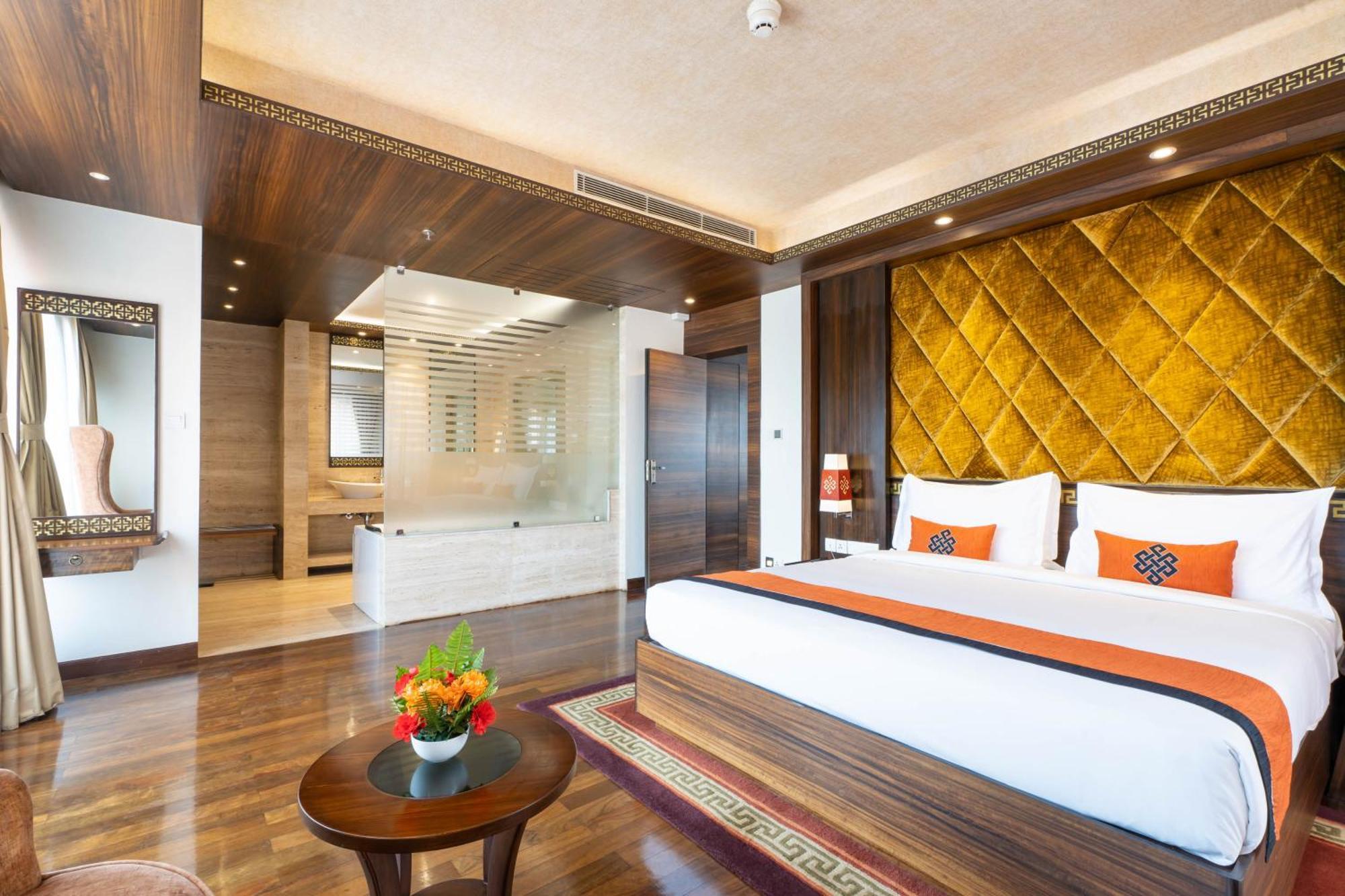 Ramada By Wyndham Dhumbarahi Hotel 5*