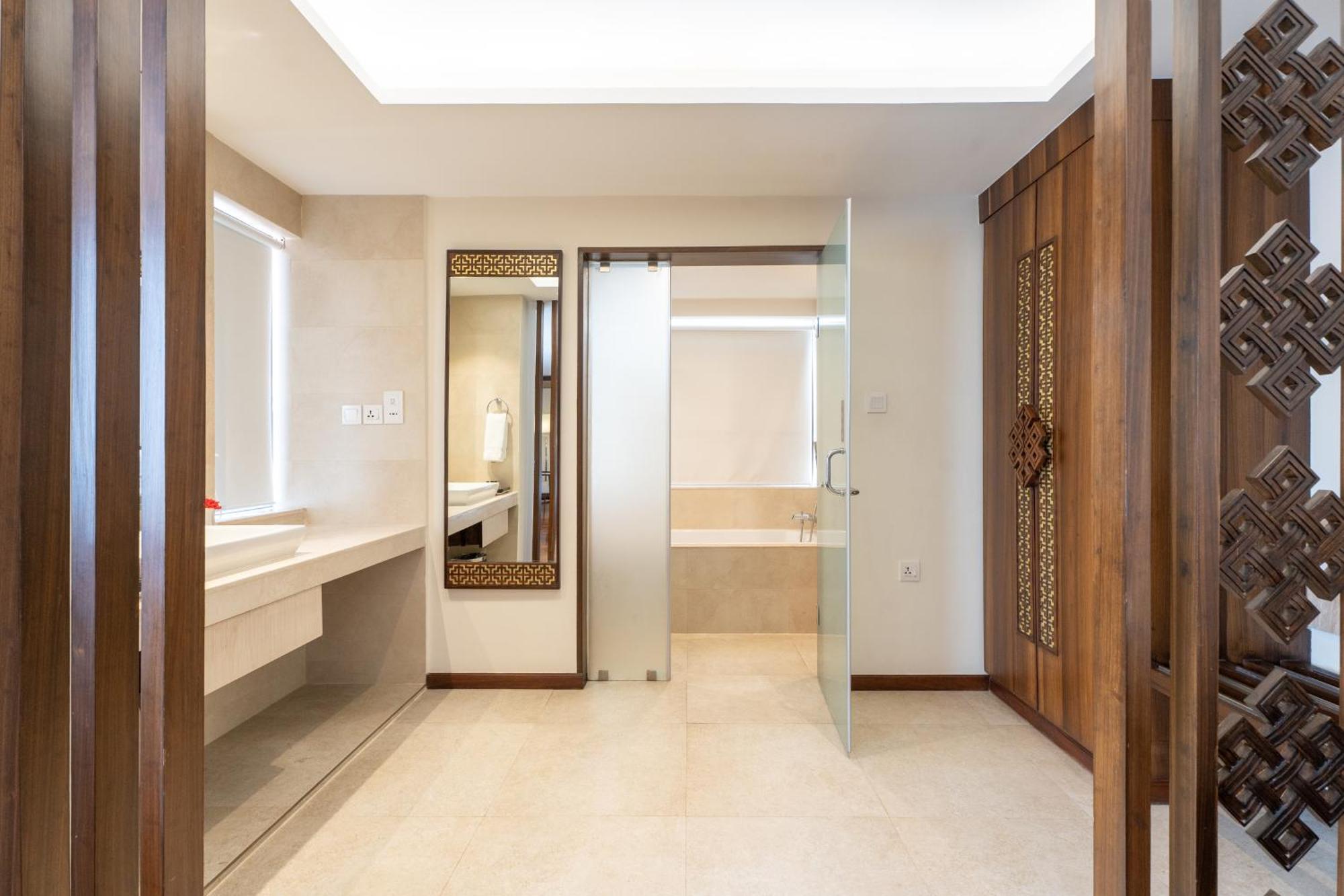 Ramada By Wyndham Dhumbarahi 5*