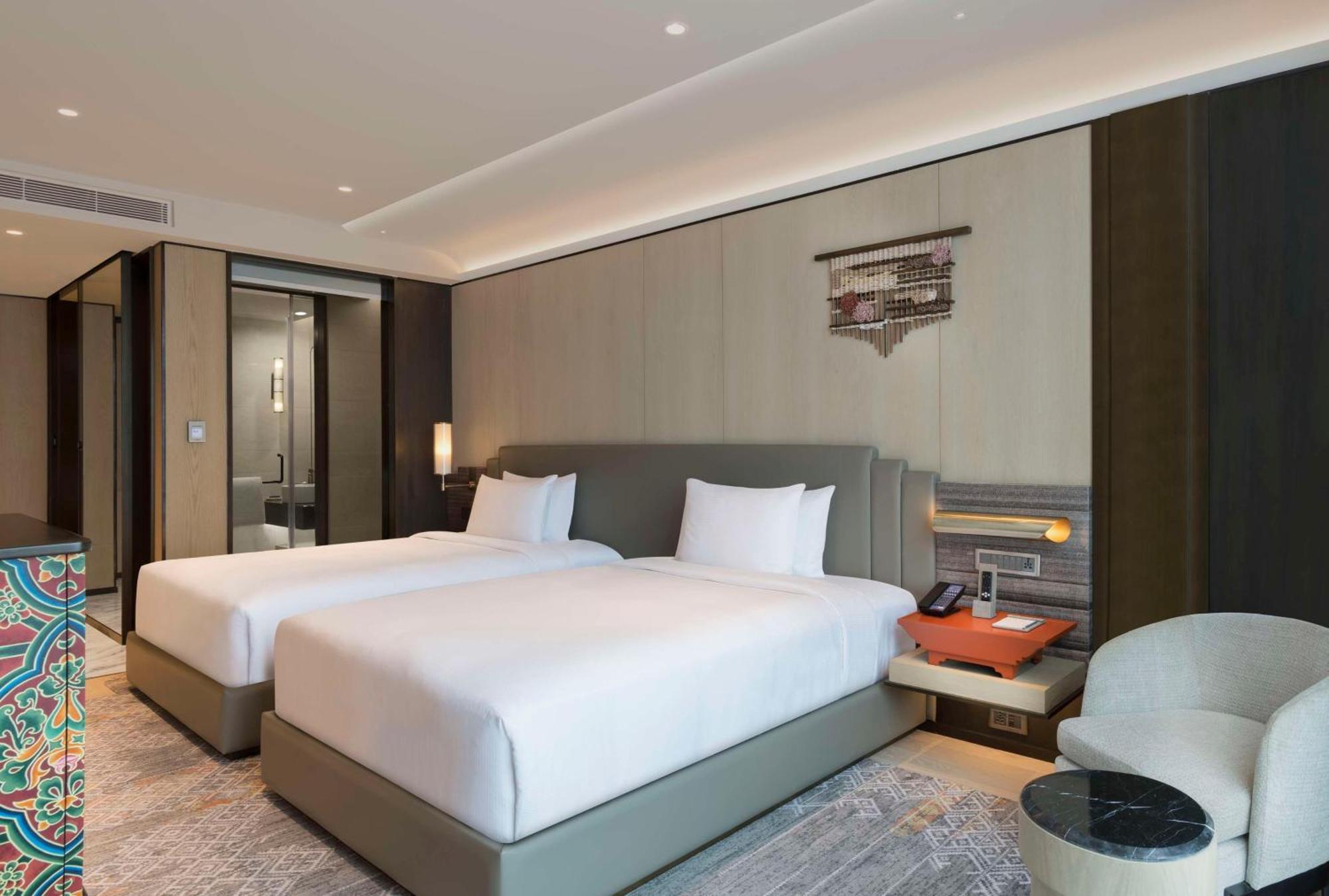 Hilton Hotel 5*